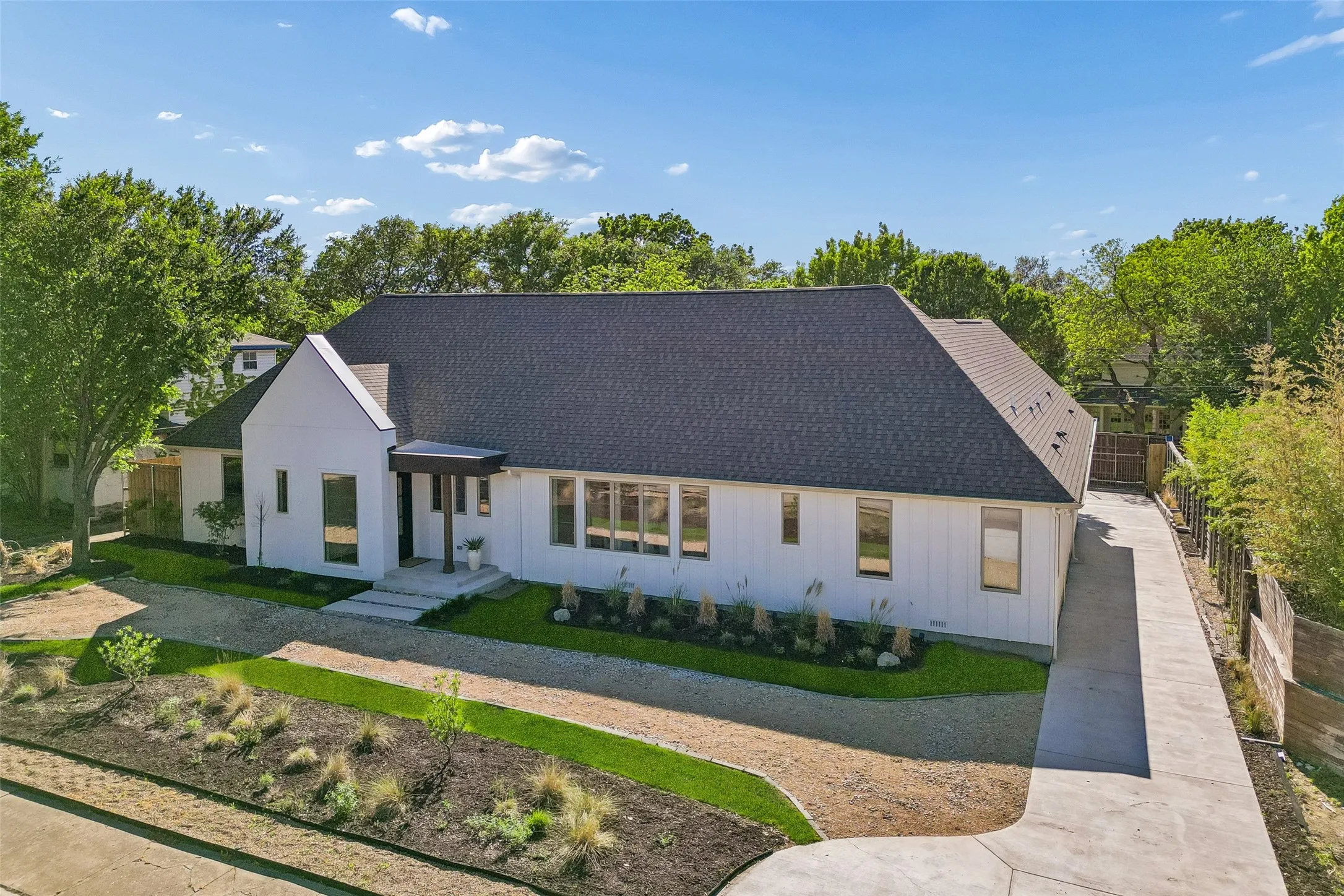 Single Family Residence For Sale in Dallas County , 11131 Hillcrest Road, Dallas, Texas 75230, 5 Bedroom, 6 Bathroom, 2 Garage spaces, 4,216 Sqft, built in 2025, mls#21232108, Real Estate Agent in Dallas, Homes For Sale in Dallas county, Homes For Sale in Dallas, Realtor in Dallas Texas, Real Estate Brokerage Independent Realty Texas, Luminita Cordes Realtor