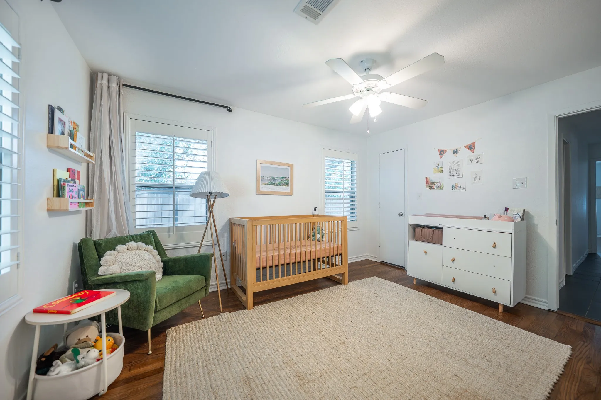 Single Family Residence For Sale in Tarrant County , 2017 Bluebonnet Drive, Fort Worth, Texas 76111, 2 Bedroom, 1 Bathroom, 1 Garage spaces, 1,414 Sqft, built in 1946, mls#21234162, Real Estate Agent in Fort Worth, Homes For Sale in Tarrant county, Homes For Sale in Fort Worth, Realtor in Fort Worth Texas, Real Estate Brokerage Independent Realty Texas, Luminita Cordes Realtor