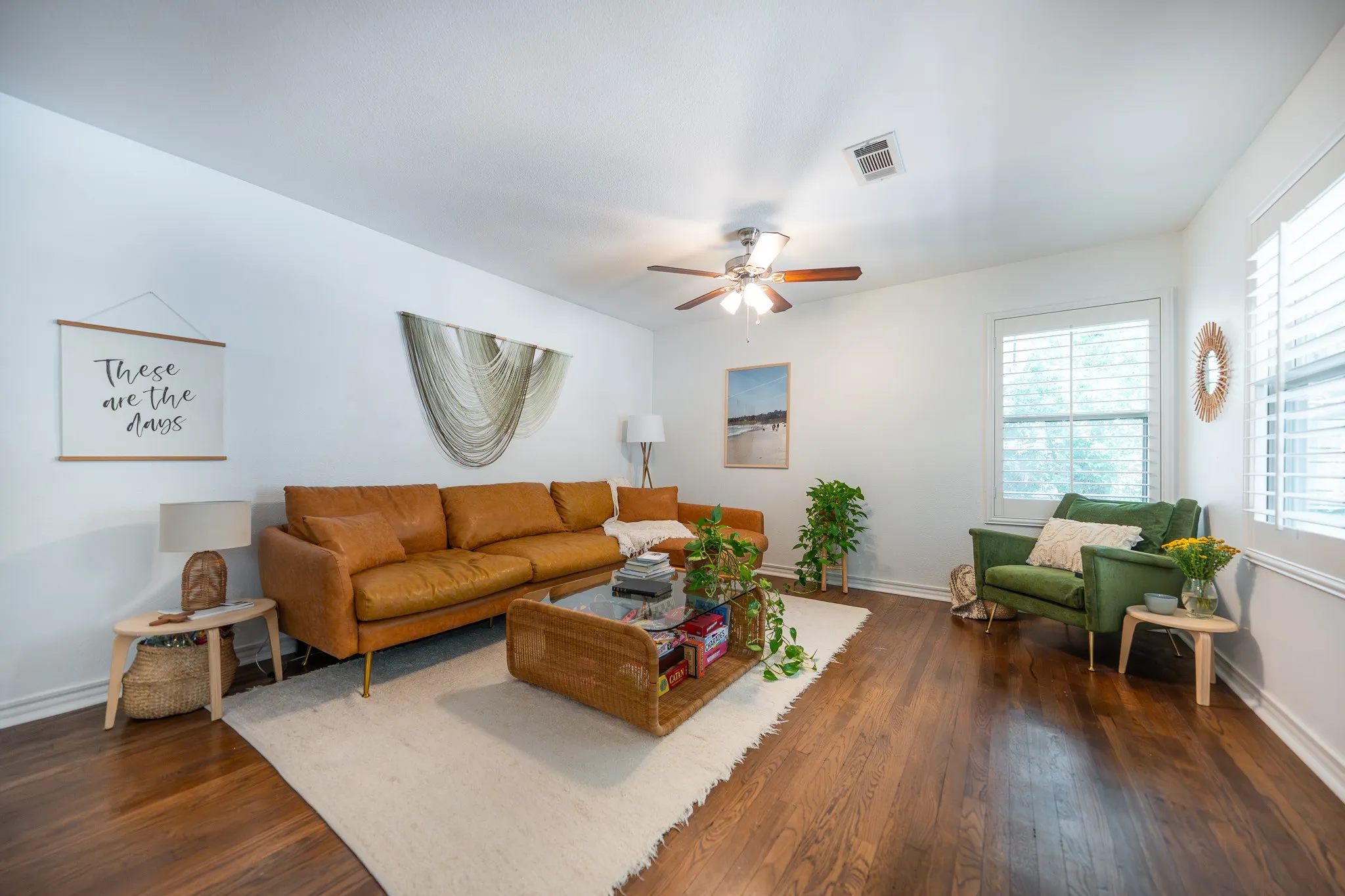 Single Family Residence For Sale in Tarrant County , 2017 Bluebonnet Drive, Fort Worth, Texas 76111, 2 Bedroom, 1 Bathroom, 1 Garage spaces, 1,414 Sqft, built in 1946, mls#21234162, Real Estate Agent in Fort Worth, Homes For Sale in Tarrant county, Homes For Sale in Fort Worth, Realtor in Fort Worth Texas, Real Estate Brokerage Independent Realty Texas, Luminita Cordes Realtor