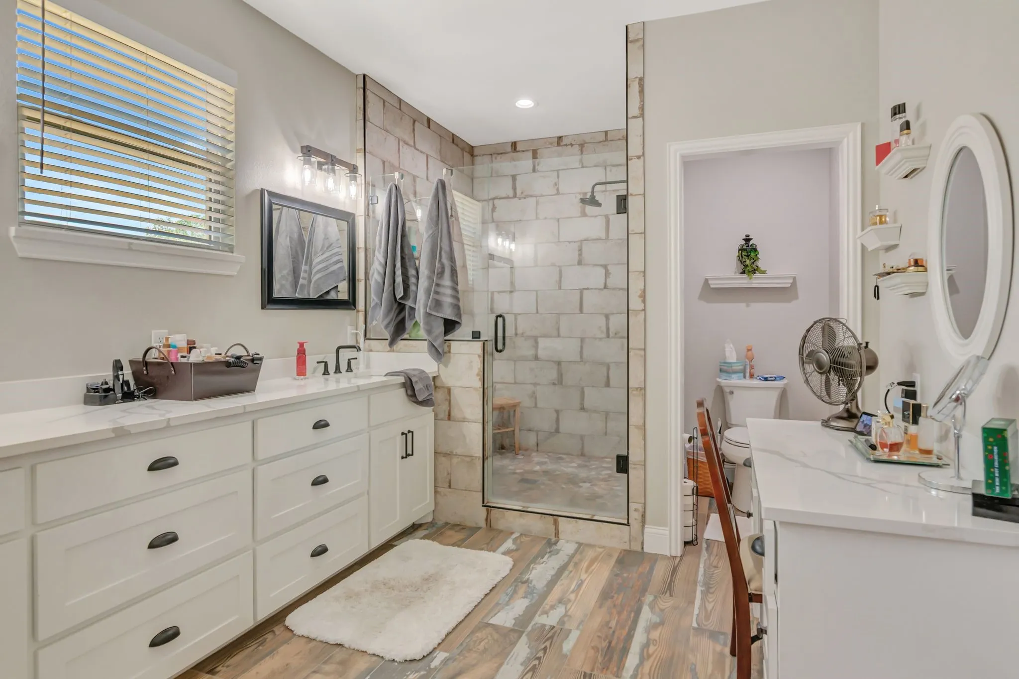 Single Family Residence For Sale in Wise County , 129 Whiskey Ranch Road, Runaway Bay, Texas 76426, 3 Bedroom, 2 Bathroom, 3 Garage spaces, 2,049 Sqft, built in 2023, Preowned, mls#21234207, Real Estate Agent in Runaway Bay, Homes For Sale in Wise county, Homes For Sale in Runaway Bay, Realtor in Runaway Bay Texas, Real Estate Brokerage Independent Realty Texas, Luminita Cordes Realtor