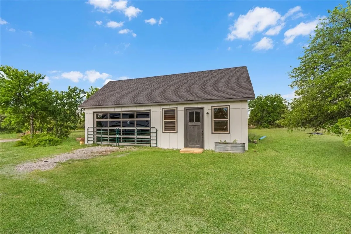 Single Family Residence For Sale in Parker County , 1145 Veal Station Road, Weatherford, Texas 76085, 4 Bedroom, 3 Bathroom, 4 Garage spaces, 3,071 Sqft, built in 2010, Preowned, mls#21235102, Real Estate Agent in Weatherford, Homes For Sale in Parker county, Homes For Sale in Weatherford, Realtor in Weatherford Texas, Real Estate Brokerage Independent Realty Texas, Luminita Cordes Realtor