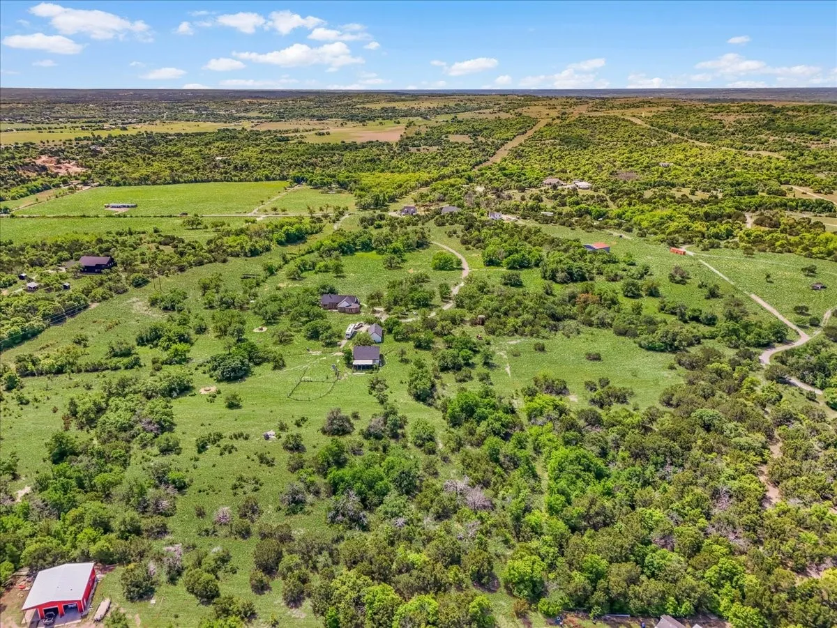 Single Family Residence For Sale in Parker County , 1145 Veal Station Road, Weatherford, Texas 76085, 4 Bedroom, 3 Bathroom, 4 Garage spaces, 3,071 Sqft, built in 2010, Preowned, mls#21235102, Real Estate Agent in Weatherford, Homes For Sale in Parker county, Homes For Sale in Weatherford, Realtor in Weatherford Texas, Real Estate Brokerage Independent Realty Texas, Luminita Cordes Realtor