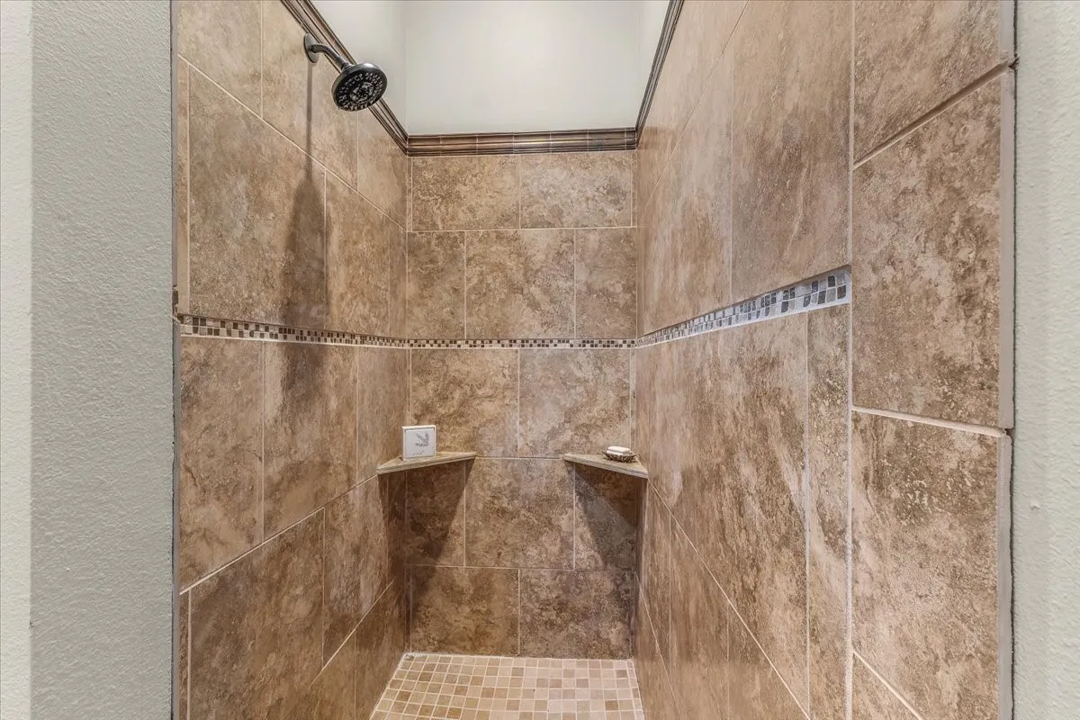 Single Family Residence For Sale in Parker County , 1145 Veal Station Road, Weatherford, Texas 76085, 4 Bedroom, 3 Bathroom, 4 Garage spaces, 3,071 Sqft, built in 2010, Preowned, mls#21235102, Real Estate Agent in Weatherford, Homes For Sale in Parker county, Homes For Sale in Weatherford, Realtor in Weatherford Texas, Real Estate Brokerage Independent Realty Texas, Luminita Cordes Realtor