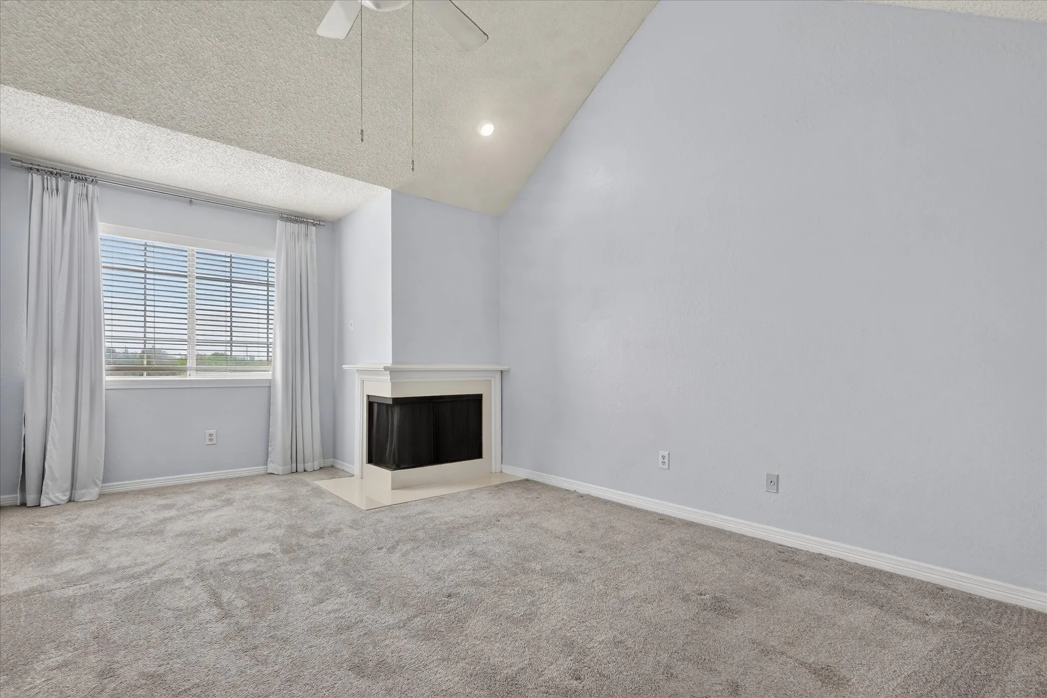 Condominium For Sale in Dallas County , 5325 Bent Tree Forest Drive 2237, Dallas, Texas 75248, 2 Bedroom, 3 Bathroom, 2 Garage spaces, 1,324 Sqft, built in 1983, Preowned, mls#21232433, Real Estate Agent in Dallas, Homes For Sale in Dallas county, Homes For Sale in Dallas, Realtor in Dallas Texas, Real Estate Brokerage Independent Realty Texas, Luminita Cordes Realtor