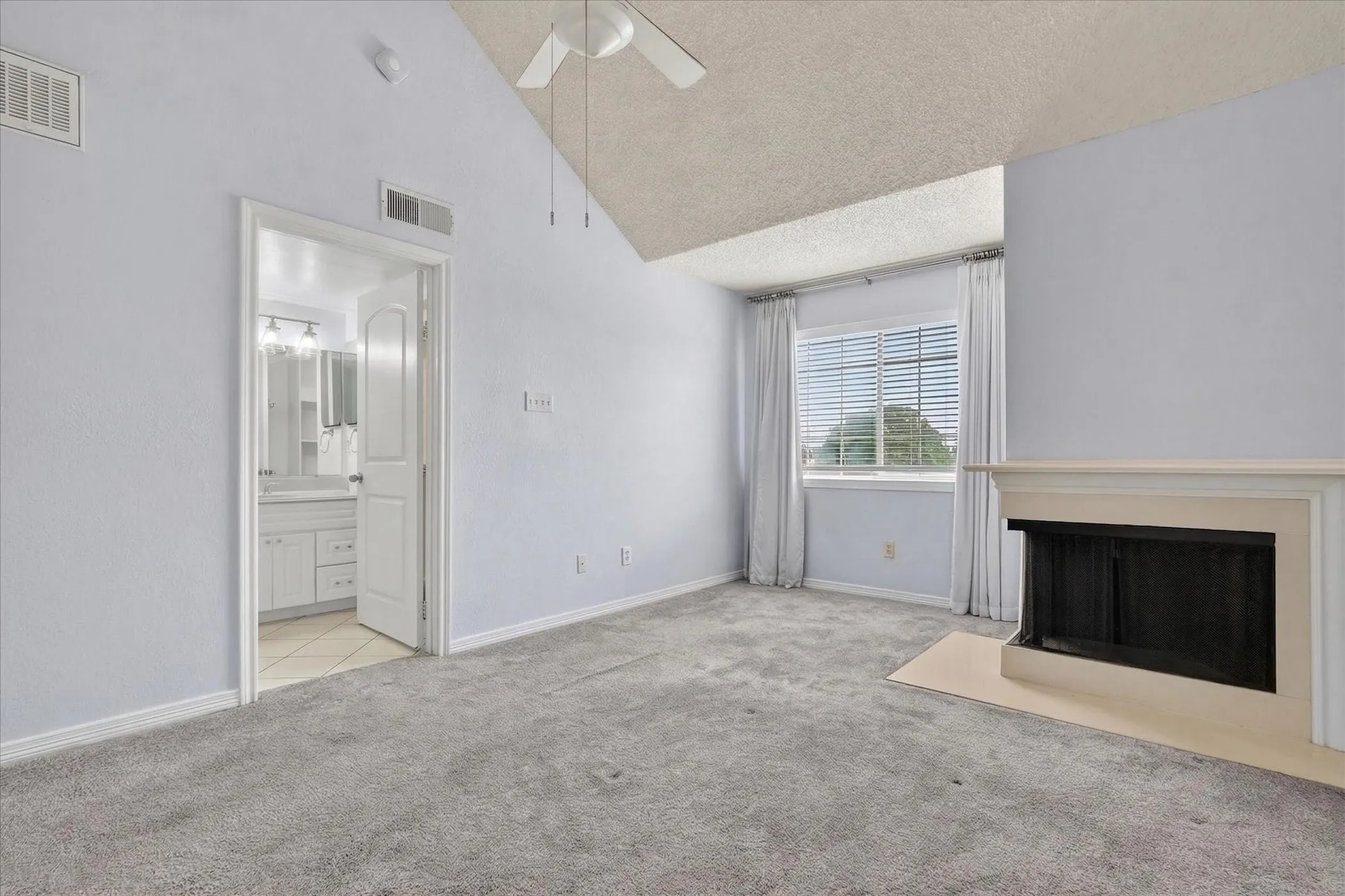 Condominium For Sale in Dallas County , 5325 Bent Tree Forest Drive 2237, Dallas, Texas 75248, 2 Bedroom, 3 Bathroom, 2 Garage spaces, 1,324 Sqft, built in 1983, Preowned, mls#21232433, Real Estate Agent in Dallas, Homes For Sale in Dallas county, Homes For Sale in Dallas, Realtor in Dallas Texas, Real Estate Brokerage Independent Realty Texas, Luminita Cordes Realtor