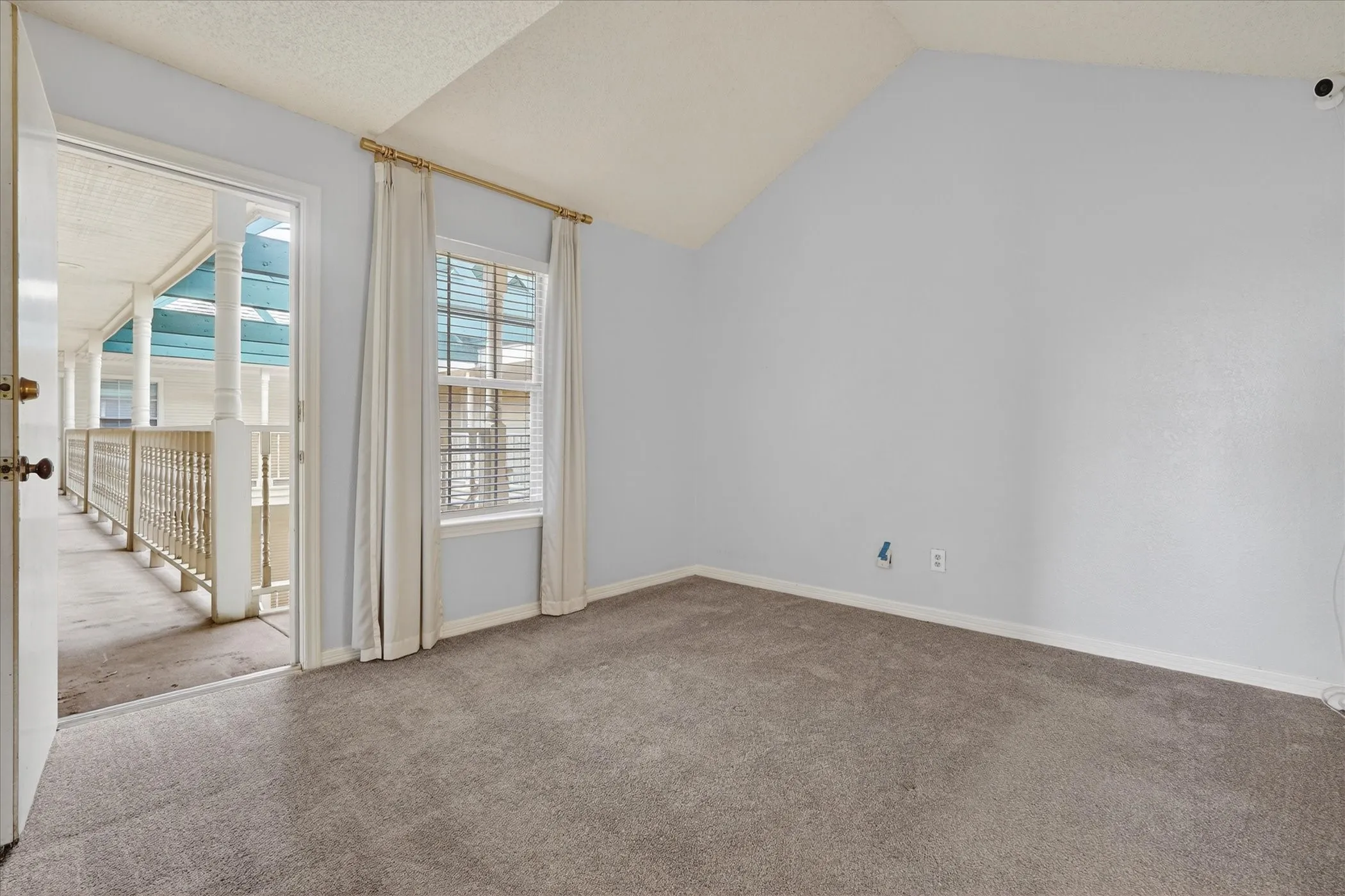 Condominium For Sale in Dallas County , 5325 Bent Tree Forest Drive 2237, Dallas, Texas 75248, 2 Bedroom, 3 Bathroom, 2 Garage spaces, 1,324 Sqft, built in 1983, Preowned, mls#21232433, Real Estate Agent in Dallas, Homes For Sale in Dallas county, Homes For Sale in Dallas, Realtor in Dallas Texas, Real Estate Brokerage Independent Realty Texas, Luminita Cordes Realtor