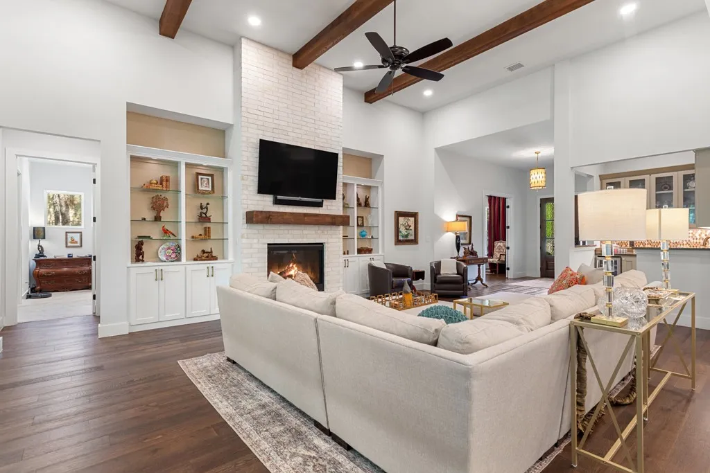 Single Family Residence For Sale in Smith County , 2926 Stewart Way, Tyler, Texas 75709, 3 Bedroom, 3 Bathroom, 3 Garage spaces, 3,615 Sqft, built in 2020, Preowned, mls#21235318, Real Estate Agent in Tyler, Homes For Sale in Smith county, Homes For Sale in Tyler, Realtor in Tyler Texas, Real Estate Brokerage Independent Realty Texas, Luminita Cordes Realtor