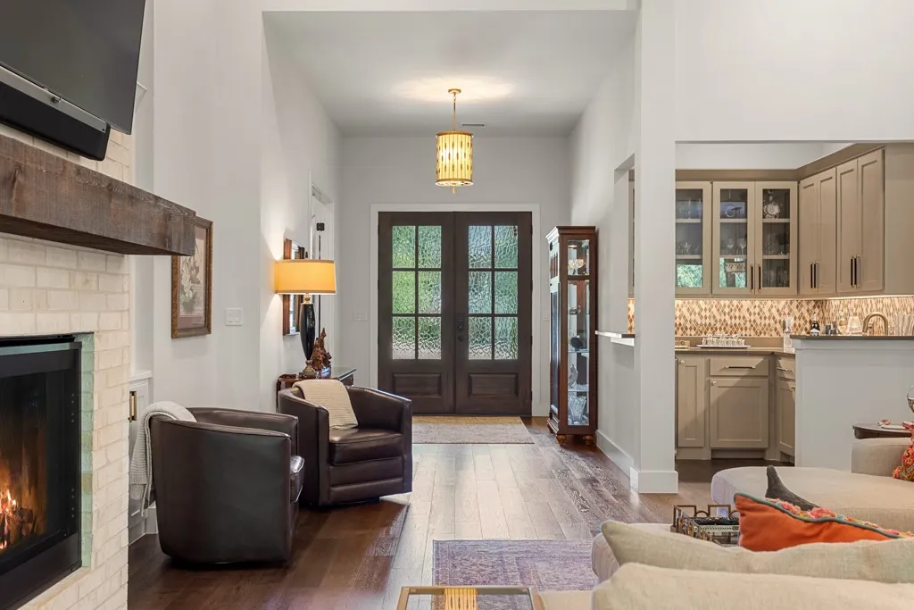 Single Family Residence For Sale in Smith County , 2926 Stewart Way, Tyler, Texas 75709, 3 Bedroom, 3 Bathroom, 3 Garage spaces, 3,615 Sqft, built in 2020, Preowned, mls#21235318, Real Estate Agent in Tyler, Homes For Sale in Smith county, Homes For Sale in Tyler, Realtor in Tyler Texas, Real Estate Brokerage Independent Realty Texas, Luminita Cordes Realtor