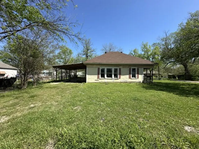Single Family Residence For Sale in Delta County , 201 E San Antonio Avenue, Cooper, Texas 75432, 3 Bedroom, 2 Bathroom, 1 Garage spaces, 1,732 Sqft, built in 1900, Preowned, mls#21233995, Real Estate Agent in Cooper, Homes For Sale in Delta county, Homes For Sale in Cooper, Realtor in Cooper Texas, Real Estate Brokerage Independent Realty Texas, Luminita Cordes Realtor
