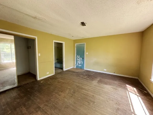 Single Family Residence For Sale in Delta County , 201 E San Antonio Avenue, Cooper, Texas 75432, 3 Bedroom, 2 Bathroom, 1 Garage spaces, 1,732 Sqft, built in 1900, Preowned, mls#21233995, Real Estate Agent in Cooper, Homes For Sale in Delta county, Homes For Sale in Cooper, Realtor in Cooper Texas, Real Estate Brokerage Independent Realty Texas, Luminita Cordes Realtor