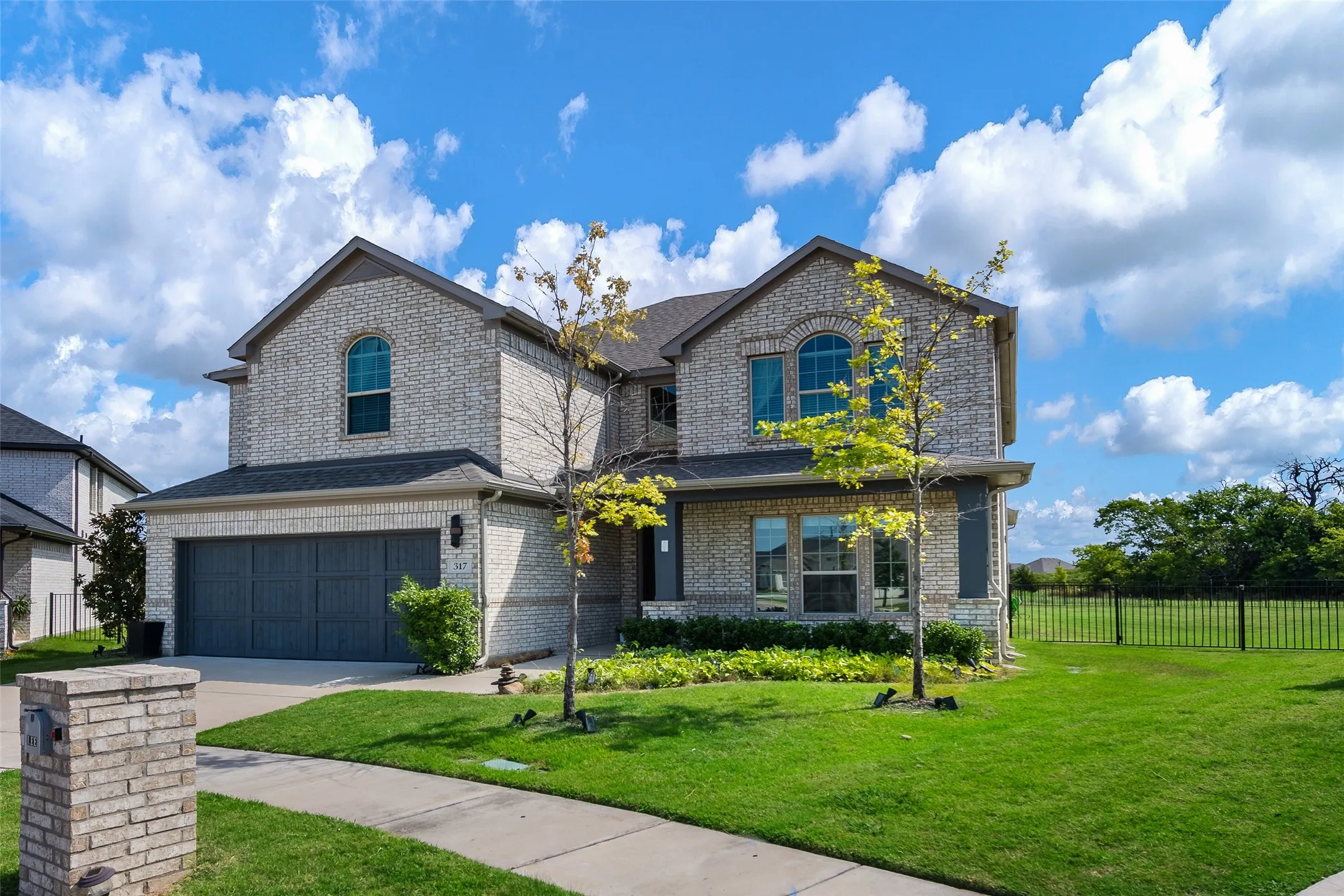 Single Family Residence For Sale in Rockwall County , 317 St Paul Court, Heath, Texas 75126, 5 Bedroom, 4 Bathroom, 2 Garage spaces, 3,343 Sqft, built in 2019, Preowned, mls#21233002, Real Estate Agent in Heath, Homes For Sale in Rockwall county, Homes For Sale in Heath, Realtor in Heath Texas, Real Estate Brokerage Independent Realty Texas, Luminita Cordes Realtor