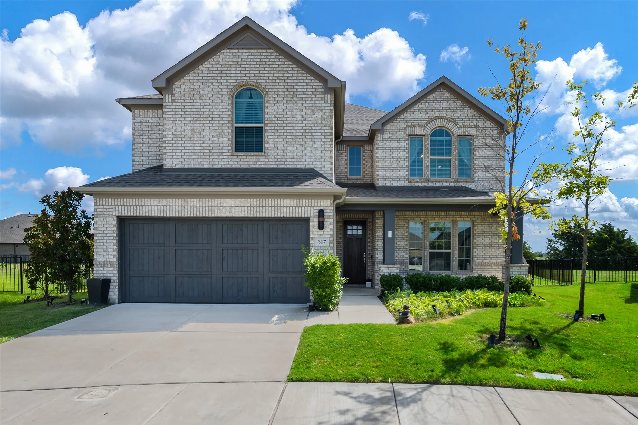 Single Family Residence For Sale in Rockwall County , 317 St Paul Court, Heath, Texas 75126, 5 Bedroom, 4 Bathroom, 2 Garage spaces, 3,343 Sqft, built in 2019, Preowned, mls#21233002, Real Estate Agent in Heath, Homes For Sale in Rockwall county, Homes For Sale in Heath, Realtor in Heath Texas, Real Estate Brokerage Independent Realty Texas, Luminita Cordes Realtor