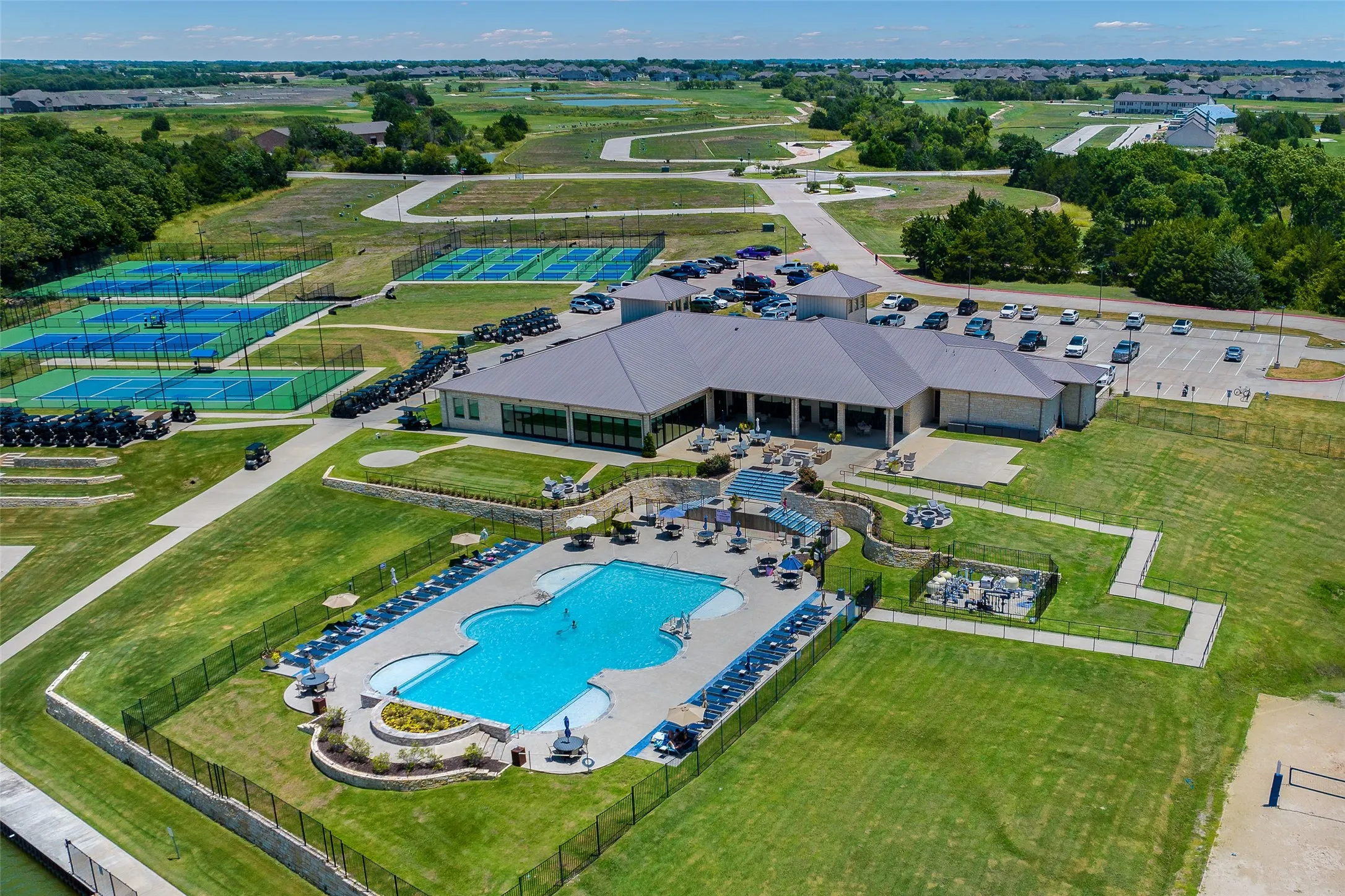 The HG&Y HOA includes a restaurant/bar, community pool, fitness center, pickleball, tennis, sand volleyball, golf pro shop, and golf course (additional membership).
