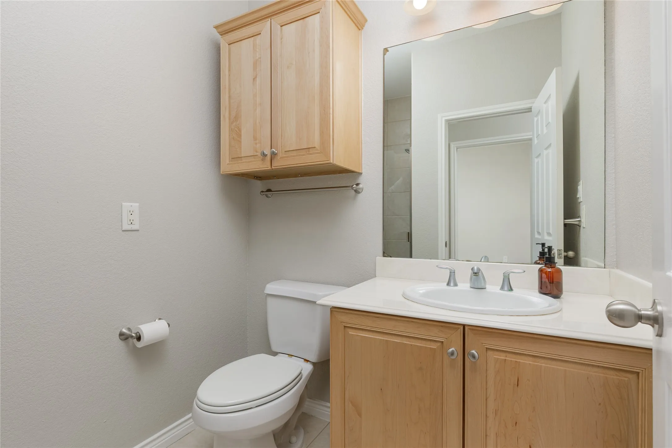 Townhouse For Sale in Dallas County , 2104 Azure Pointe, Richardson, Texas 75080, 2 Bedroom, 2 Bathroom, 2 Garage spaces, 1,485 Sqft, built in 2006, Price $350,000, mls#21235366, Real Estate Agent in Richardson, Homes For Sale in Dallas county, Homes For Sale in Richardson, Realtor in Richardson Texas, Real Estate Brokerage Independent Realty Texas, Luminita Cordes Realtor
