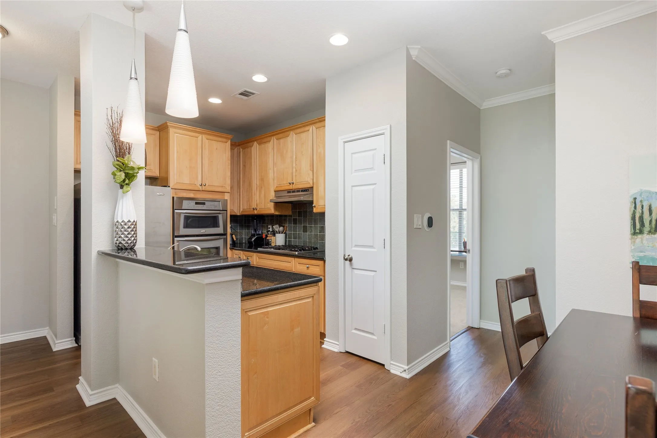 Townhouse For Sale in Dallas County , 2104 Azure Pointe, Richardson, Texas 75080, 2 Bedroom, 2 Bathroom, 2 Garage spaces, 1,485 Sqft, built in 2006, Price $350,000, mls#21235366, Real Estate Agent in Richardson, Homes For Sale in Dallas county, Homes For Sale in Richardson, Realtor in Richardson Texas, Real Estate Brokerage Independent Realty Texas, Luminita Cordes Realtor