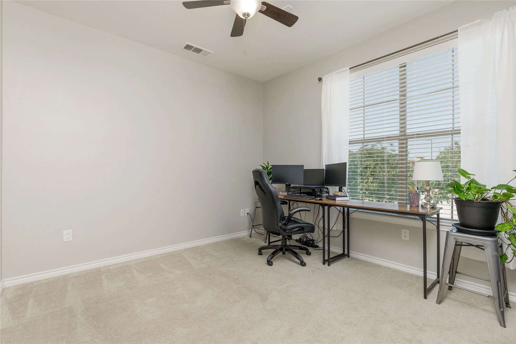 Townhouse For Sale in Dallas County , 2104 Azure Pointe, Richardson, Texas 75080, 2 Bedroom, 2 Bathroom, 2 Garage spaces, 1,485 Sqft, built in 2006, Price $350,000, mls#21235366, Real Estate Agent in Richardson, Homes For Sale in Dallas county, Homes For Sale in Richardson, Realtor in Richardson Texas, Real Estate Brokerage Independent Realty Texas, Luminita Cordes Realtor