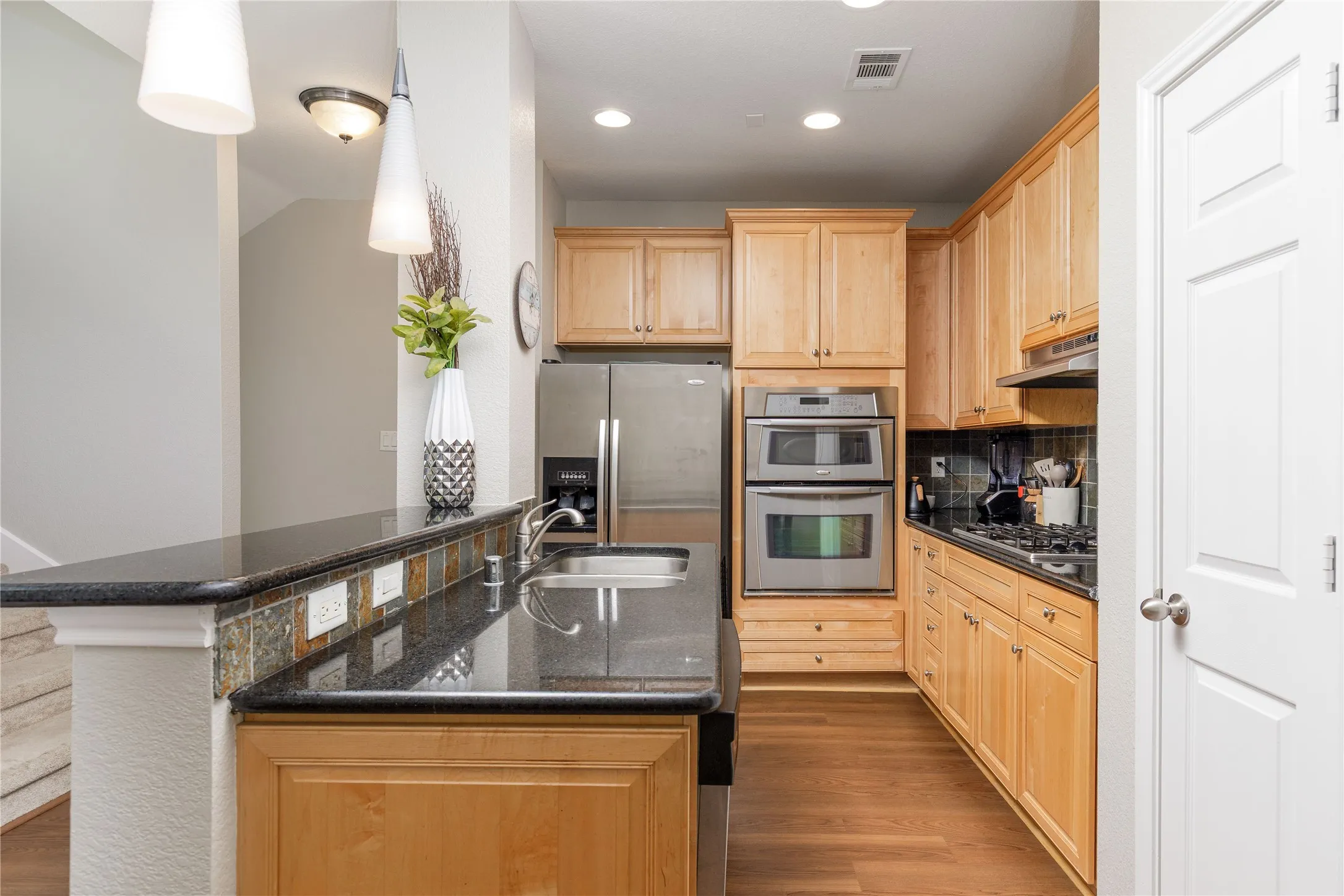 Townhouse For Sale in Dallas County , 2104 Azure Pointe, Richardson, Texas 75080, 2 Bedroom, 2 Bathroom, 2 Garage spaces, 1,485 Sqft, built in 2006, Price $350,000, mls#21235366, Real Estate Agent in Richardson, Homes For Sale in Dallas county, Homes For Sale in Richardson, Realtor in Richardson Texas, Real Estate Brokerage Independent Realty Texas, Luminita Cordes Realtor