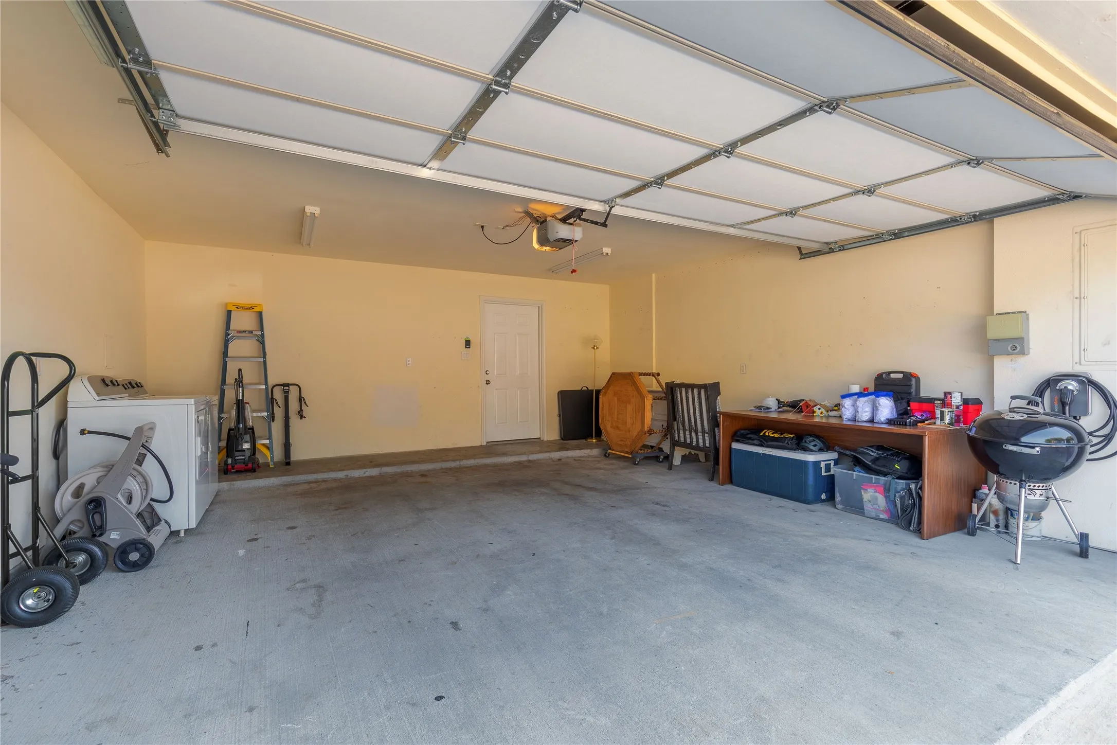 Townhouse For Sale in Dallas County , 2104 Azure Pointe, Richardson, Texas 75080, 2 Bedroom, 2 Bathroom, 2 Garage spaces, 1,485 Sqft, built in 2006, Price $350,000, mls#21235366, Real Estate Agent in Richardson, Homes For Sale in Dallas county, Homes For Sale in Richardson, Realtor in Richardson Texas, Real Estate Brokerage Independent Realty Texas, Luminita Cordes Realtor