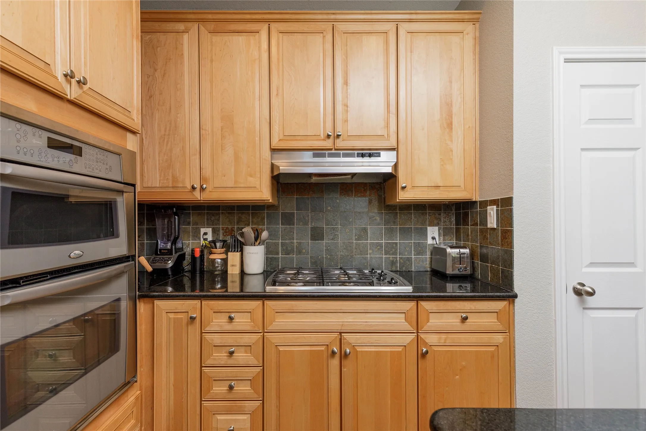 Townhouse For Sale in Dallas County , 2104 Azure Pointe, Richardson, Texas 75080, 2 Bedroom, 2 Bathroom, 2 Garage spaces, 1,485 Sqft, built in 2006, Price $350,000, mls#21235366, Real Estate Agent in Richardson, Homes For Sale in Dallas county, Homes For Sale in Richardson, Realtor in Richardson Texas, Real Estate Brokerage Independent Realty Texas, Luminita Cordes Realtor