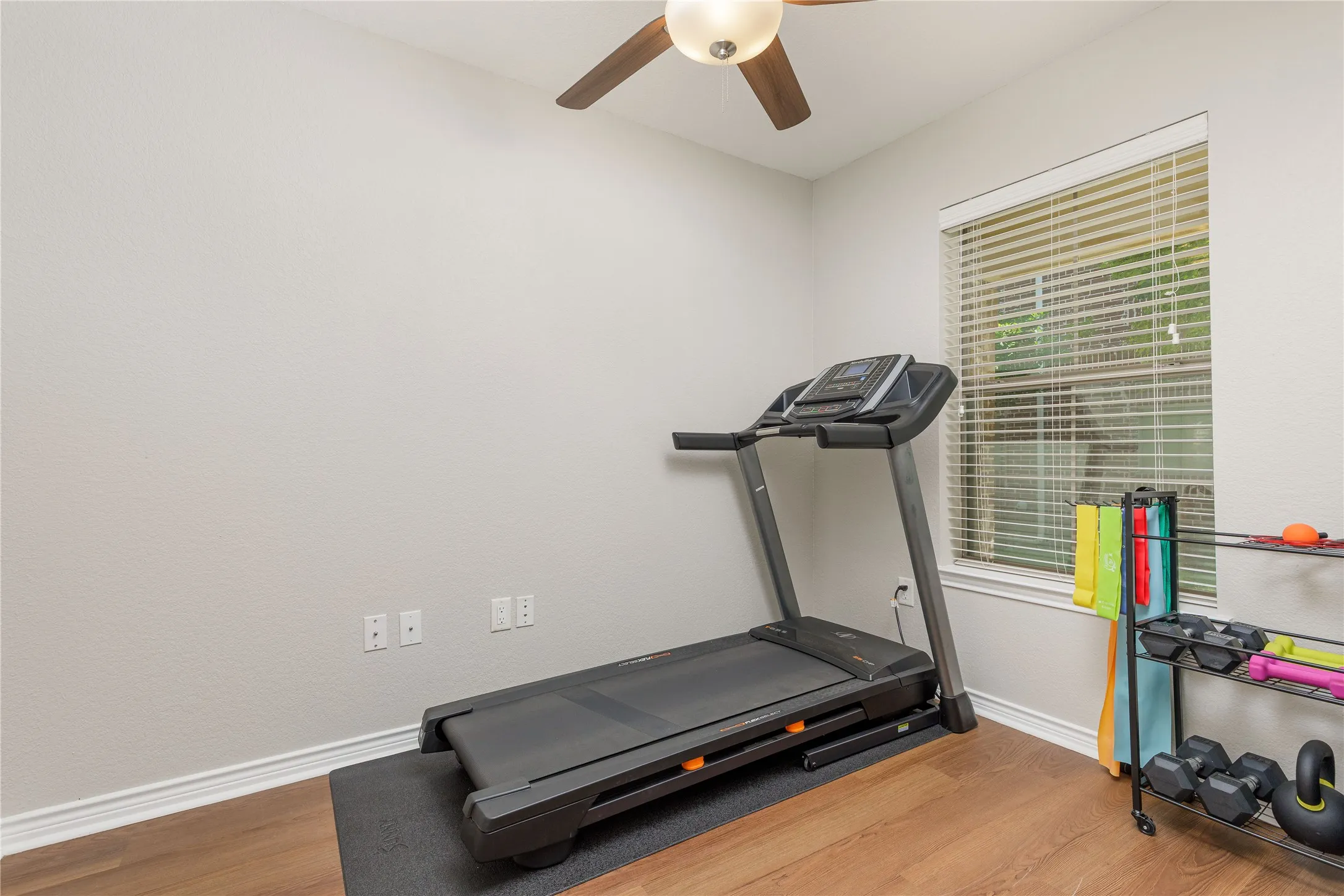 Townhouse For Sale in Dallas County , 2104 Azure Pointe, Richardson, Texas 75080, 2 Bedroom, 2 Bathroom, 2 Garage spaces, 1,485 Sqft, built in 2006, Price $350,000, mls#21235366, Real Estate Agent in Richardson, Homes For Sale in Dallas county, Homes For Sale in Richardson, Realtor in Richardson Texas, Real Estate Brokerage Independent Realty Texas, Luminita Cordes Realtor