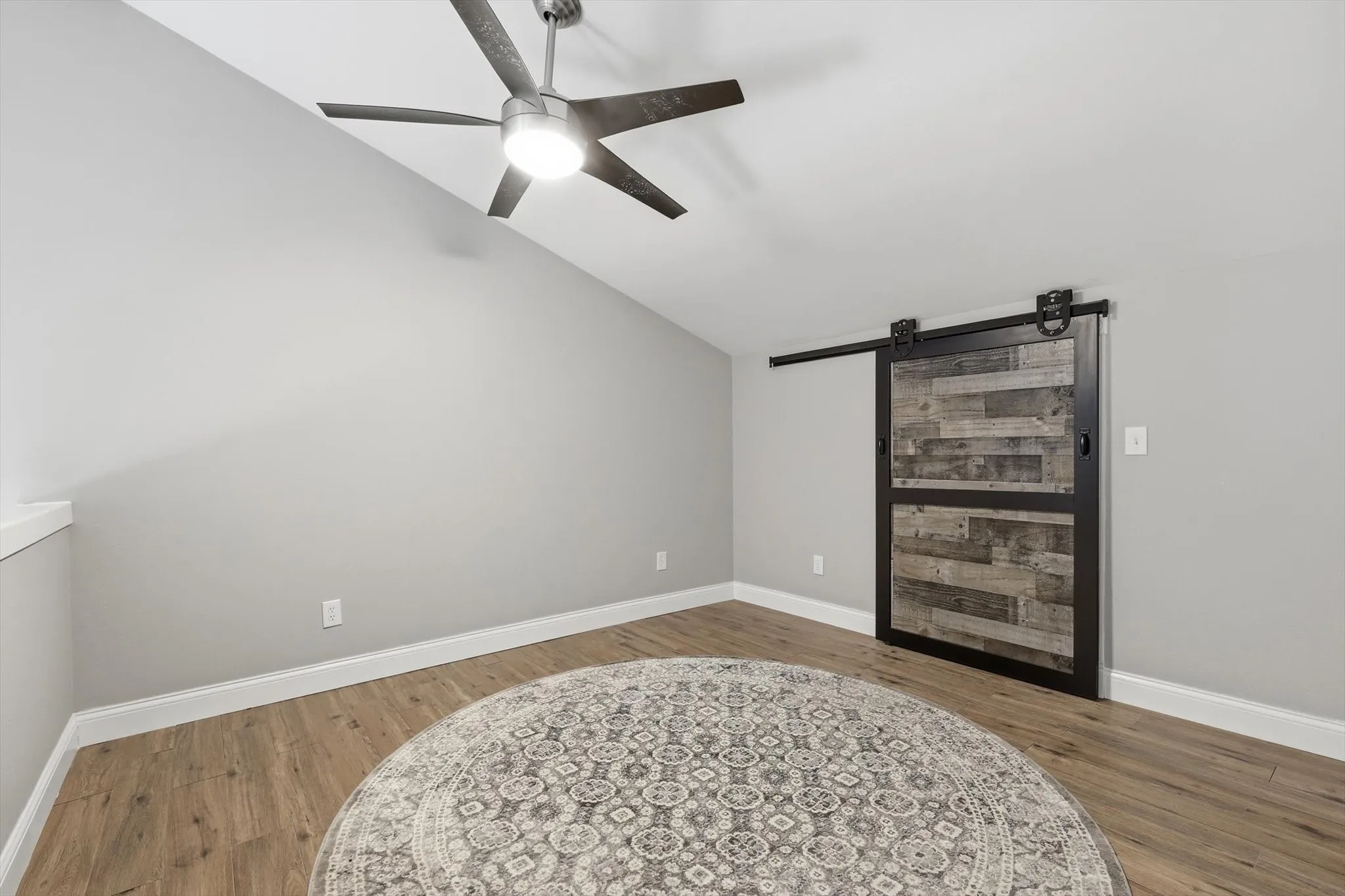 Upstairs loft area with closet