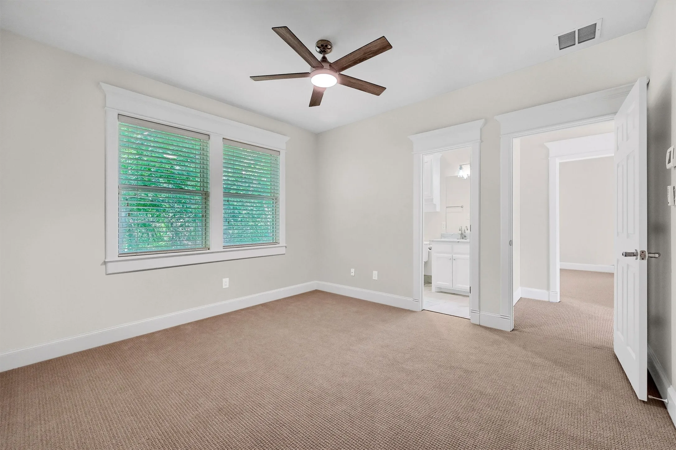 Single Family Residence For Sale in Grayson County , 2910 Wellington Drive, Sherman, Texas 75092, 5 Bedroom, 6 Bathroom, 5 Garage spaces, 4,679 Sqft, built in 1998, mls#21235417, Real Estate Agent in Sherman, Homes For Sale in Grayson county, Homes For Sale in Sherman, Realtor in Sherman Texas, Real Estate Brokerage Independent Realty Texas, Luminita Cordes Realtor