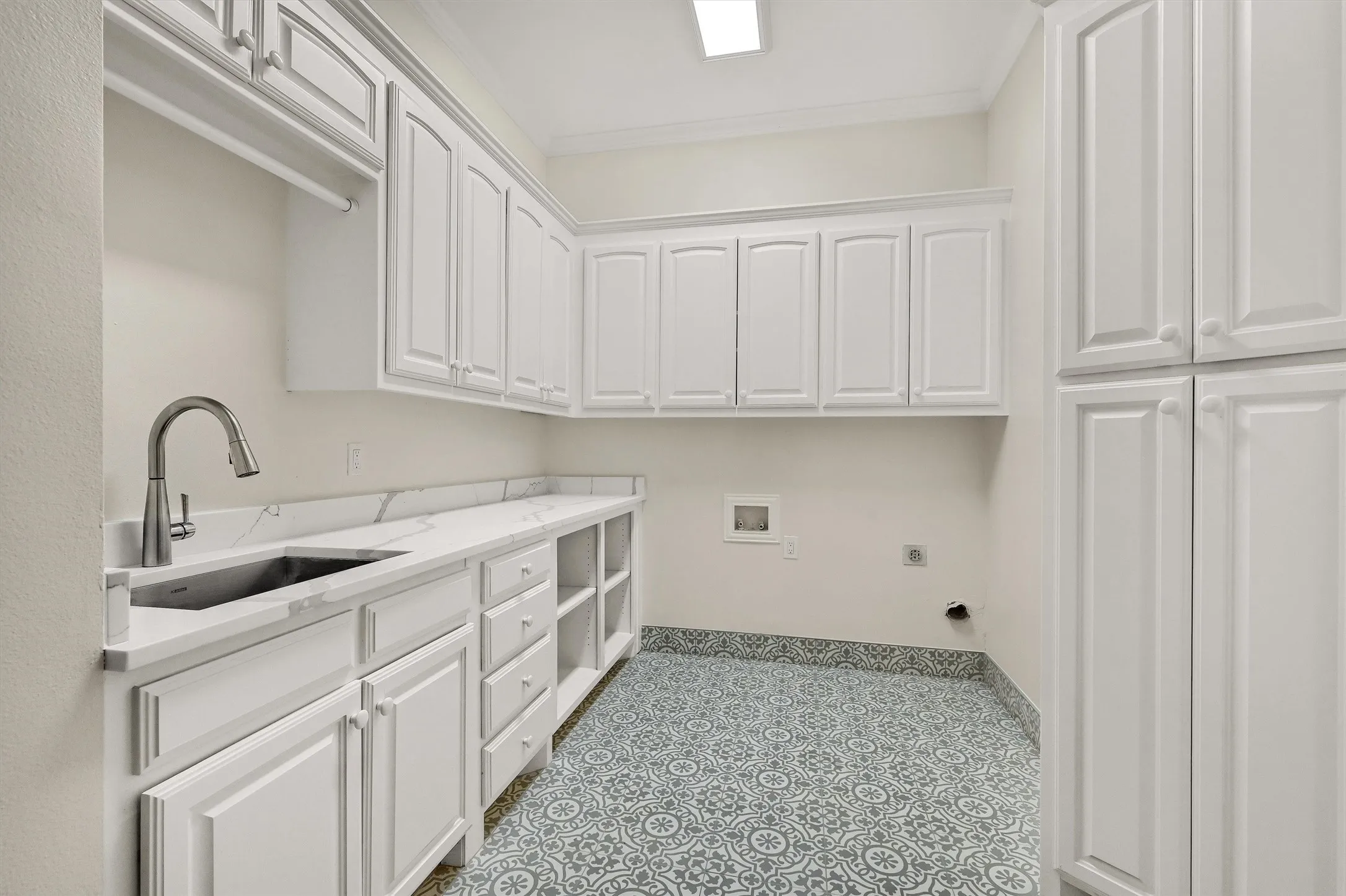 Single Family Residence For Sale in Grayson County , 2910 Wellington Drive, Sherman, Texas 75092, 5 Bedroom, 6 Bathroom, 5 Garage spaces, 4,679 Sqft, built in 1998, mls#21235417, Real Estate Agent in Sherman, Homes For Sale in Grayson county, Homes For Sale in Sherman, Realtor in Sherman Texas, Real Estate Brokerage Independent Realty Texas, Luminita Cordes Realtor