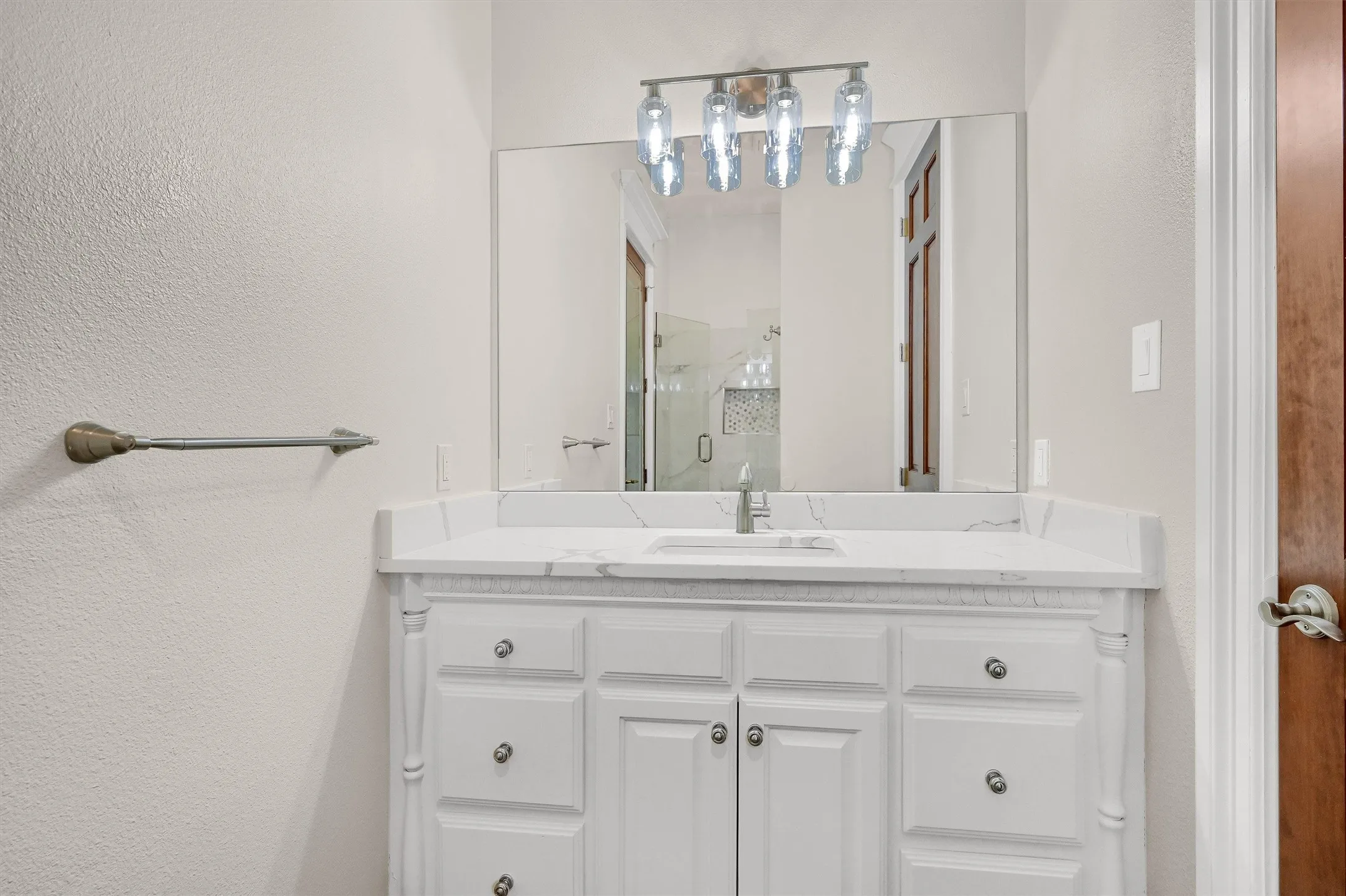 Single Family Residence For Sale in Grayson County , 2910 Wellington Drive, Sherman, Texas 75092, 5 Bedroom, 6 Bathroom, 5 Garage spaces, 4,679 Sqft, built in 1998, mls#21235417, Real Estate Agent in Sherman, Homes For Sale in Grayson county, Homes For Sale in Sherman, Realtor in Sherman Texas, Real Estate Brokerage Independent Realty Texas, Luminita Cordes Realtor
