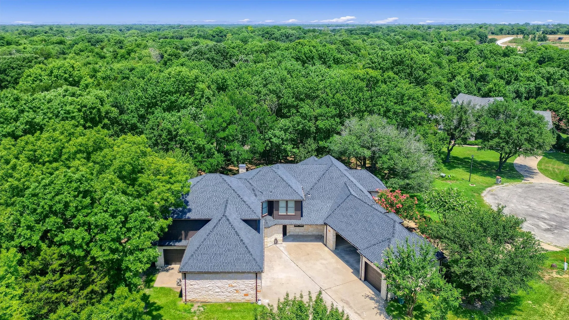 Single Family Residence For Sale in Grayson County , 2910 Wellington Drive, Sherman, Texas 75092, 5 Bedroom, 6 Bathroom, 5 Garage spaces, 4,679 Sqft, built in 1998, mls#21235417, Real Estate Agent in Sherman, Homes For Sale in Grayson county, Homes For Sale in Sherman, Realtor in Sherman Texas, Real Estate Brokerage Independent Realty Texas, Luminita Cordes Realtor