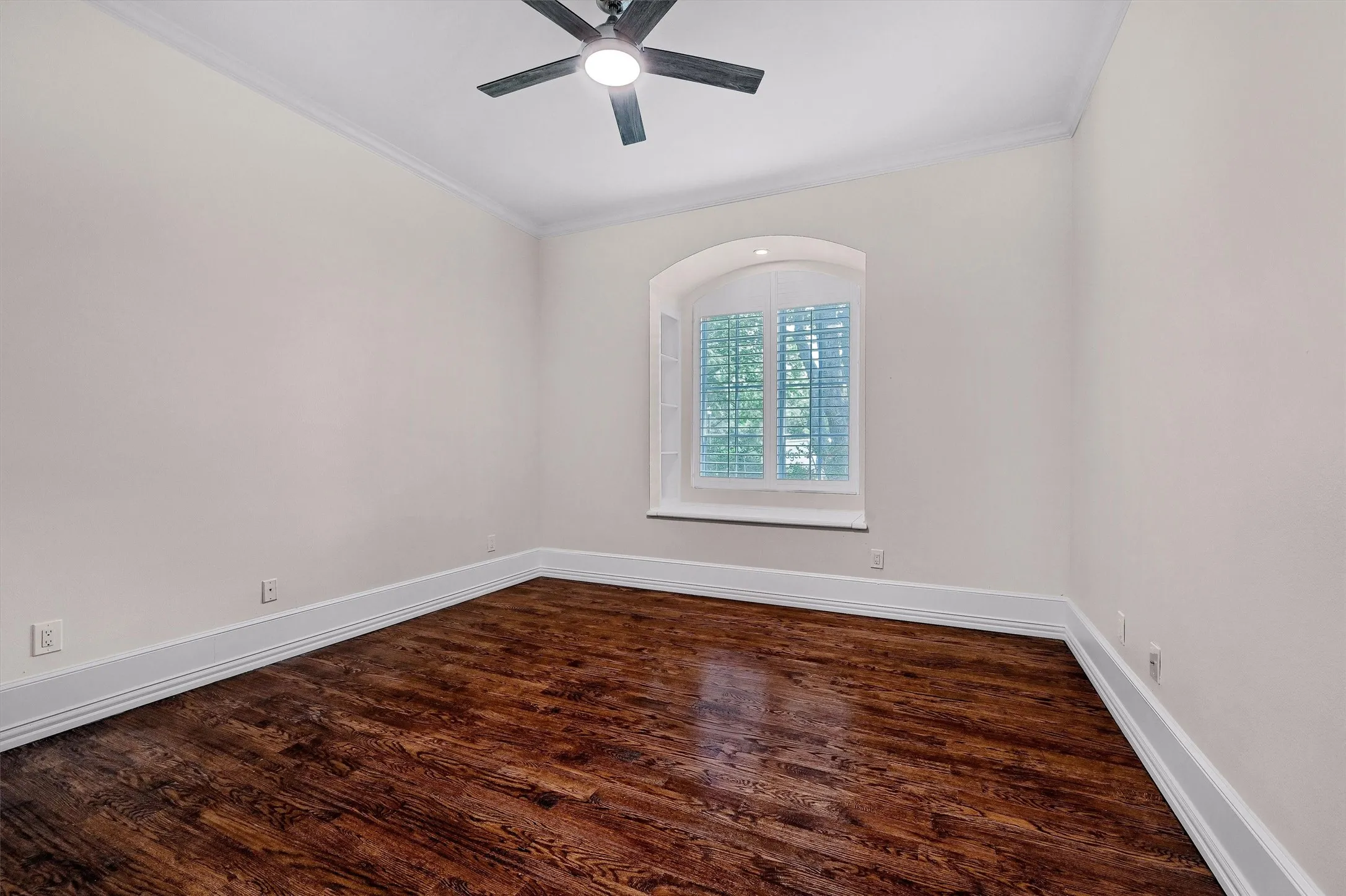 Single Family Residence For Sale in Grayson County , 2910 Wellington Drive, Sherman, Texas 75092, 5 Bedroom, 6 Bathroom, 5 Garage spaces, 4,679 Sqft, built in 1998, mls#21235417, Real Estate Agent in Sherman, Homes For Sale in Grayson county, Homes For Sale in Sherman, Realtor in Sherman Texas, Real Estate Brokerage Independent Realty Texas, Luminita Cordes Realtor