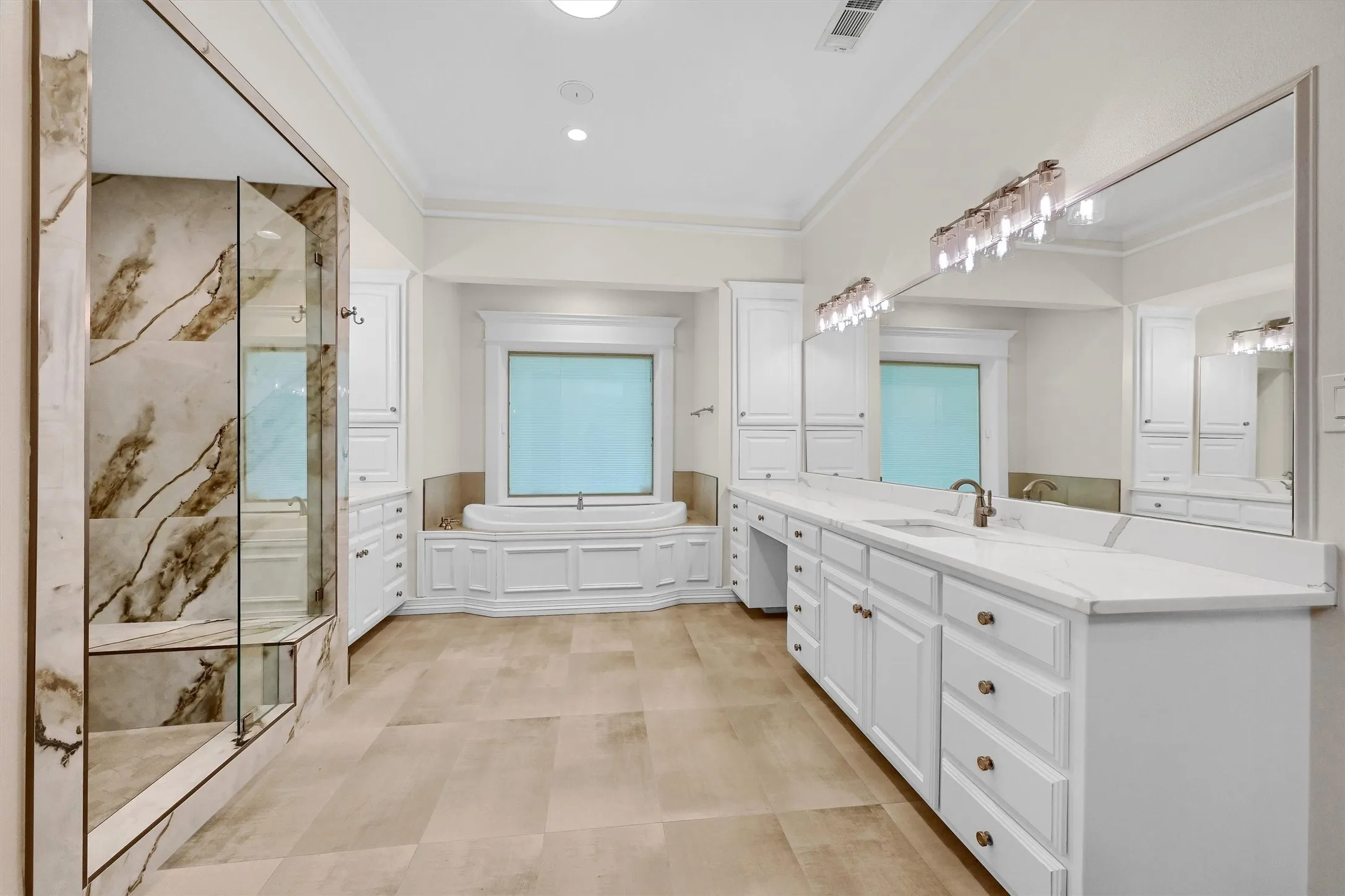 Single Family Residence For Sale in Grayson County , 2910 Wellington Drive, Sherman, Texas 75092, 5 Bedroom, 6 Bathroom, 5 Garage spaces, 4,679 Sqft, built in 1998, mls#21235417, Real Estate Agent in Sherman, Homes For Sale in Grayson county, Homes For Sale in Sherman, Realtor in Sherman Texas, Real Estate Brokerage Independent Realty Texas, Luminita Cordes Realtor