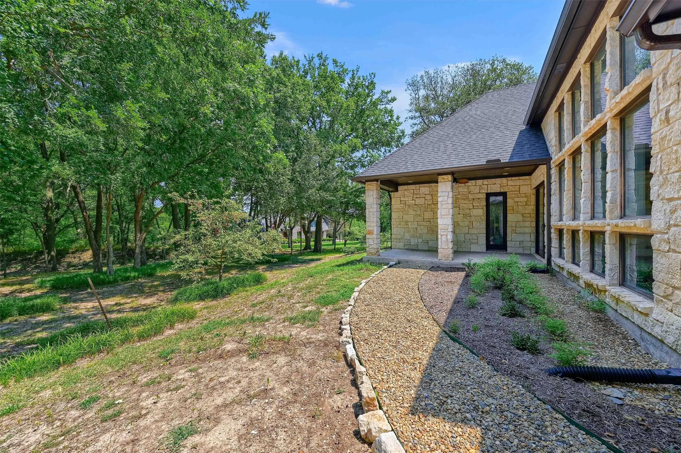Single Family Residence For Sale in Grayson County , 2910 Wellington Drive, Sherman, Texas 75092, 5 Bedroom, 6 Bathroom, 5 Garage spaces, 4,679 Sqft, built in 1998, mls#21235417, Real Estate Agent in Sherman, Homes For Sale in Grayson county, Homes For Sale in Sherman, Realtor in Sherman Texas, Real Estate Brokerage Independent Realty Texas, Luminita Cordes Realtor
