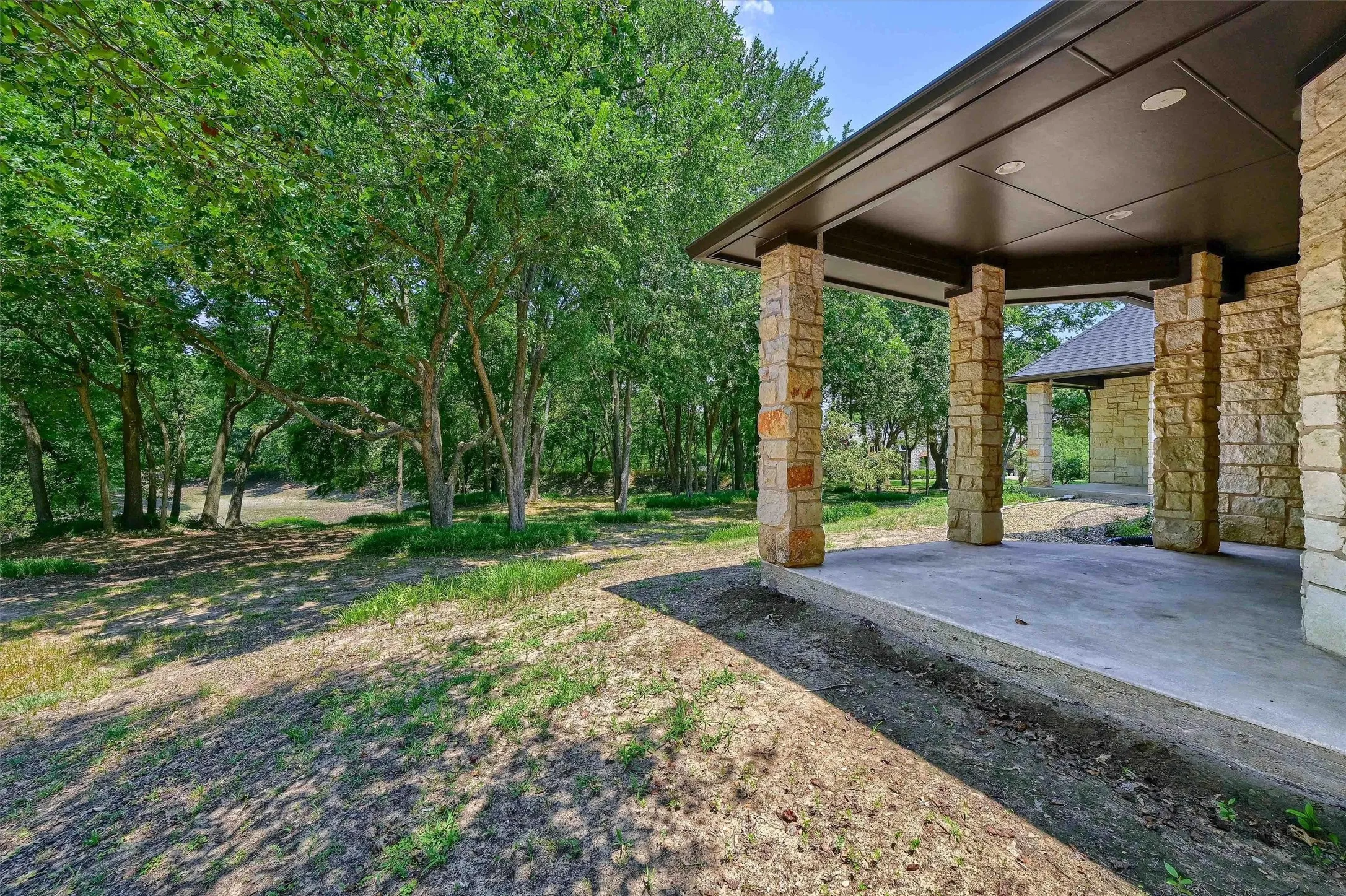 Single Family Residence For Sale in Grayson County , 2910 Wellington Drive, Sherman, Texas 75092, 5 Bedroom, 6 Bathroom, 5 Garage spaces, 4,679 Sqft, built in 1998, mls#21235417, Real Estate Agent in Sherman, Homes For Sale in Grayson county, Homes For Sale in Sherman, Realtor in Sherman Texas, Real Estate Brokerage Independent Realty Texas, Luminita Cordes Realtor
