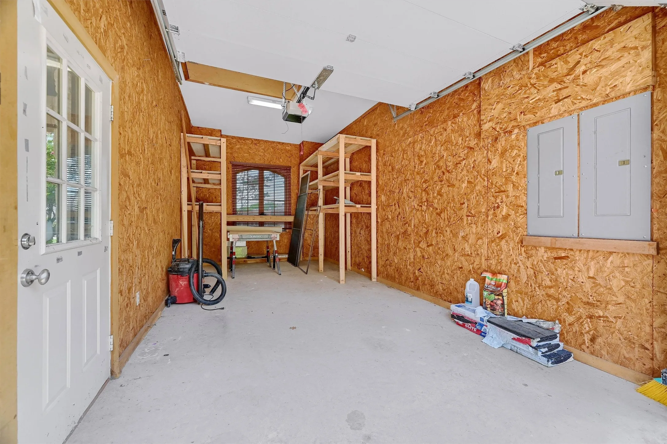 Single Family Residence For Sale in Grayson County , 2910 Wellington Drive, Sherman, Texas 75092, 5 Bedroom, 6 Bathroom, 5 Garage spaces, 4,679 Sqft, built in 1998, mls#21235417, Real Estate Agent in Sherman, Homes For Sale in Grayson county, Homes For Sale in Sherman, Realtor in Sherman Texas, Real Estate Brokerage Independent Realty Texas, Luminita Cordes Realtor