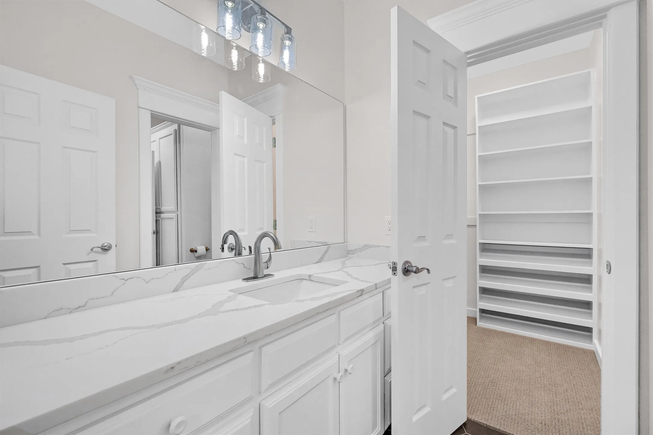 Single Family Residence For Sale in Grayson County , 2910 Wellington Drive, Sherman, Texas 75092, 5 Bedroom, 6 Bathroom, 5 Garage spaces, 4,679 Sqft, built in 1998, mls#21235417, Real Estate Agent in Sherman, Homes For Sale in Grayson county, Homes For Sale in Sherman, Realtor in Sherman Texas, Real Estate Brokerage Independent Realty Texas, Luminita Cordes Realtor