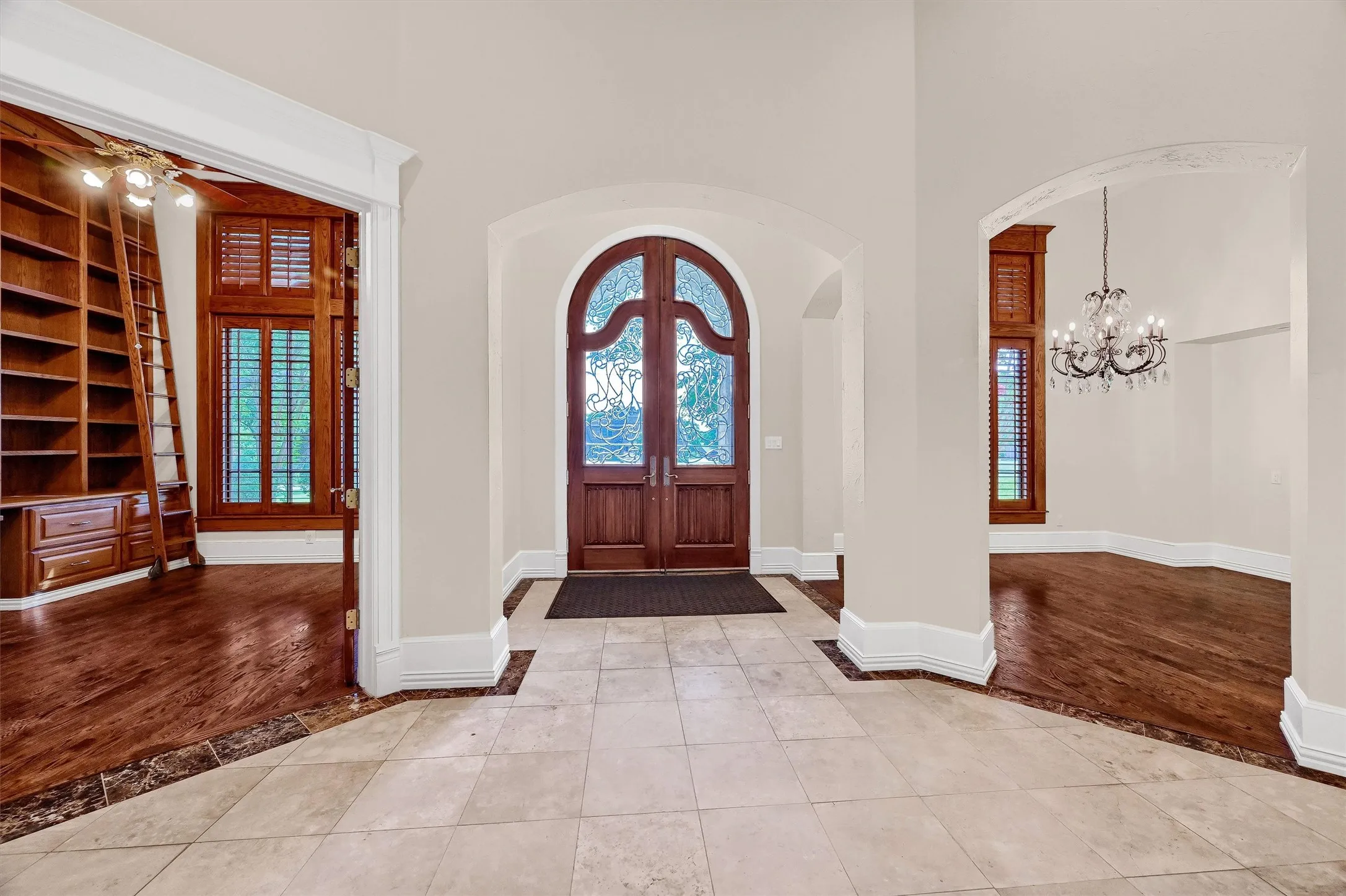 Single Family Residence For Sale in Grayson County , 2910 Wellington Drive, Sherman, Texas 75092, 5 Bedroom, 6 Bathroom, 5 Garage spaces, 4,679 Sqft, built in 1998, mls#21235417, Real Estate Agent in Sherman, Homes For Sale in Grayson county, Homes For Sale in Sherman, Realtor in Sherman Texas, Real Estate Brokerage Independent Realty Texas, Luminita Cordes Realtor