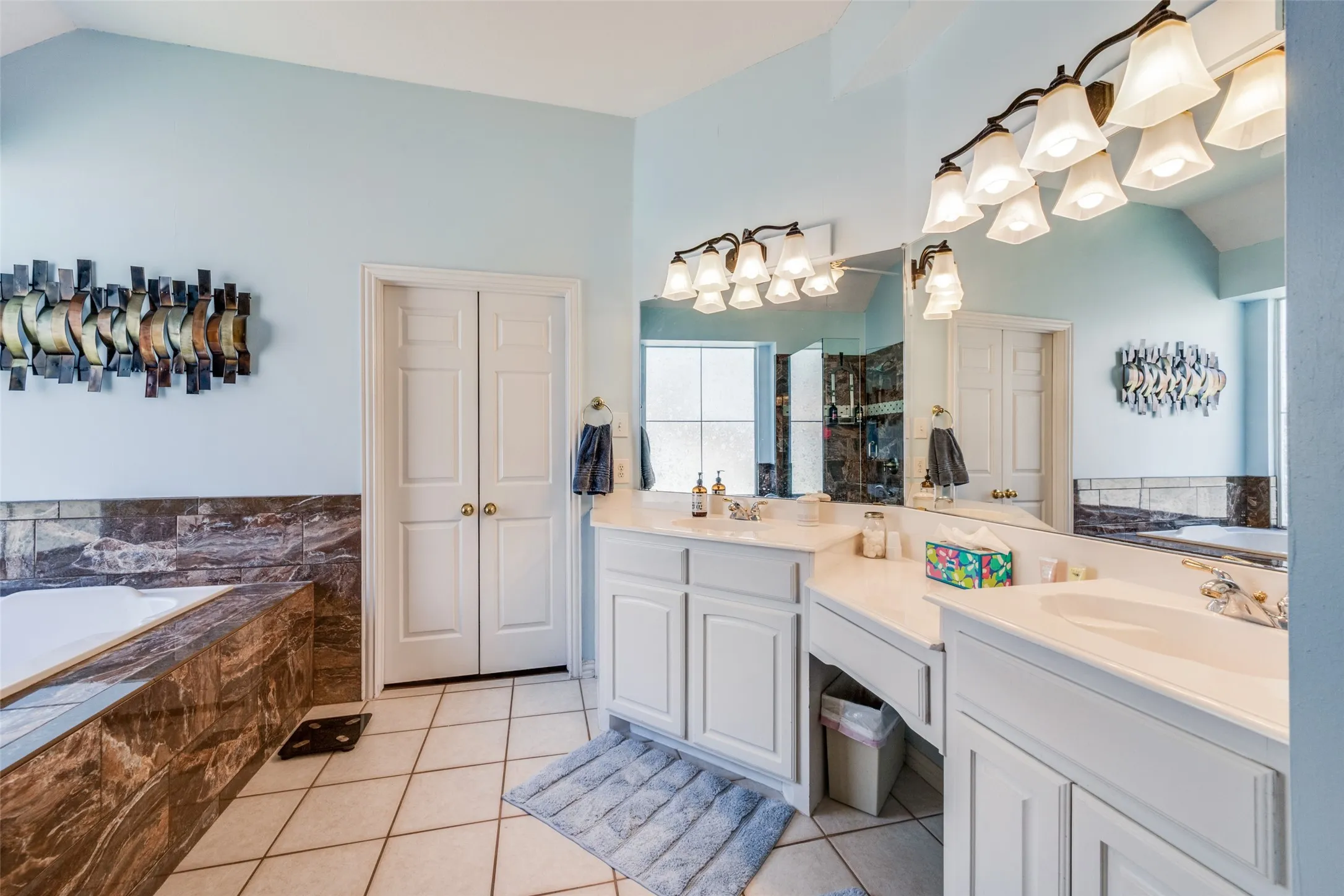 Dual sinks and make up area!