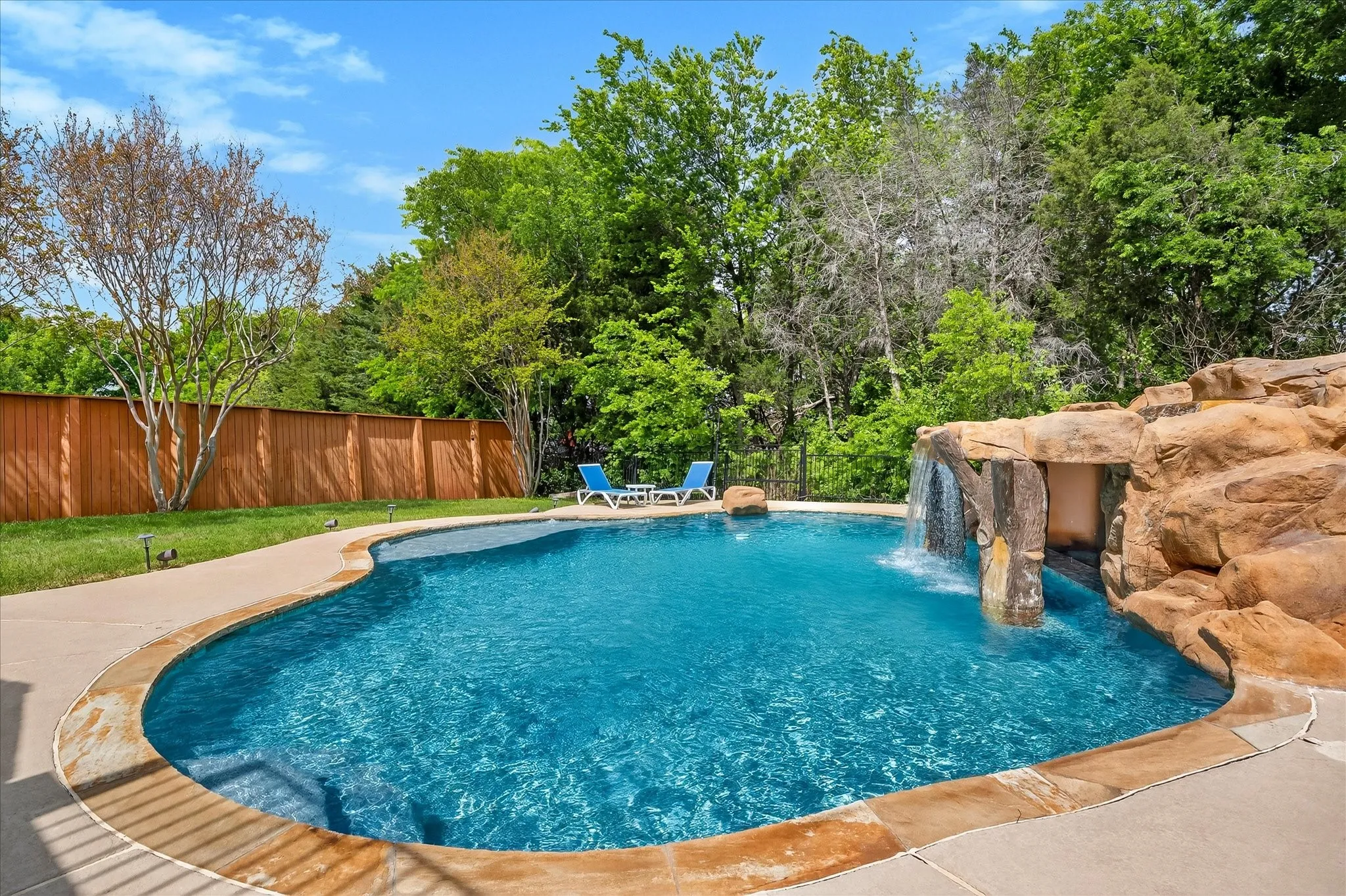 Single Family Residence For Sale in Rockwall County , 3676 Hawthorne Trail, Rockwall, Texas 75032, 4 Bedroom, 3 Bathroom, 2 Garage spaces, 3,246 Sqft, built in 2002, Preowned, mls#21230577, Real Estate Agent in Rockwall, Homes For Sale in Rockwall county, Homes For Sale in Rockwall, Realtor in Rockwall Texas, Real Estate Brokerage Independent Realty Texas, Luminita Cordes Realtor