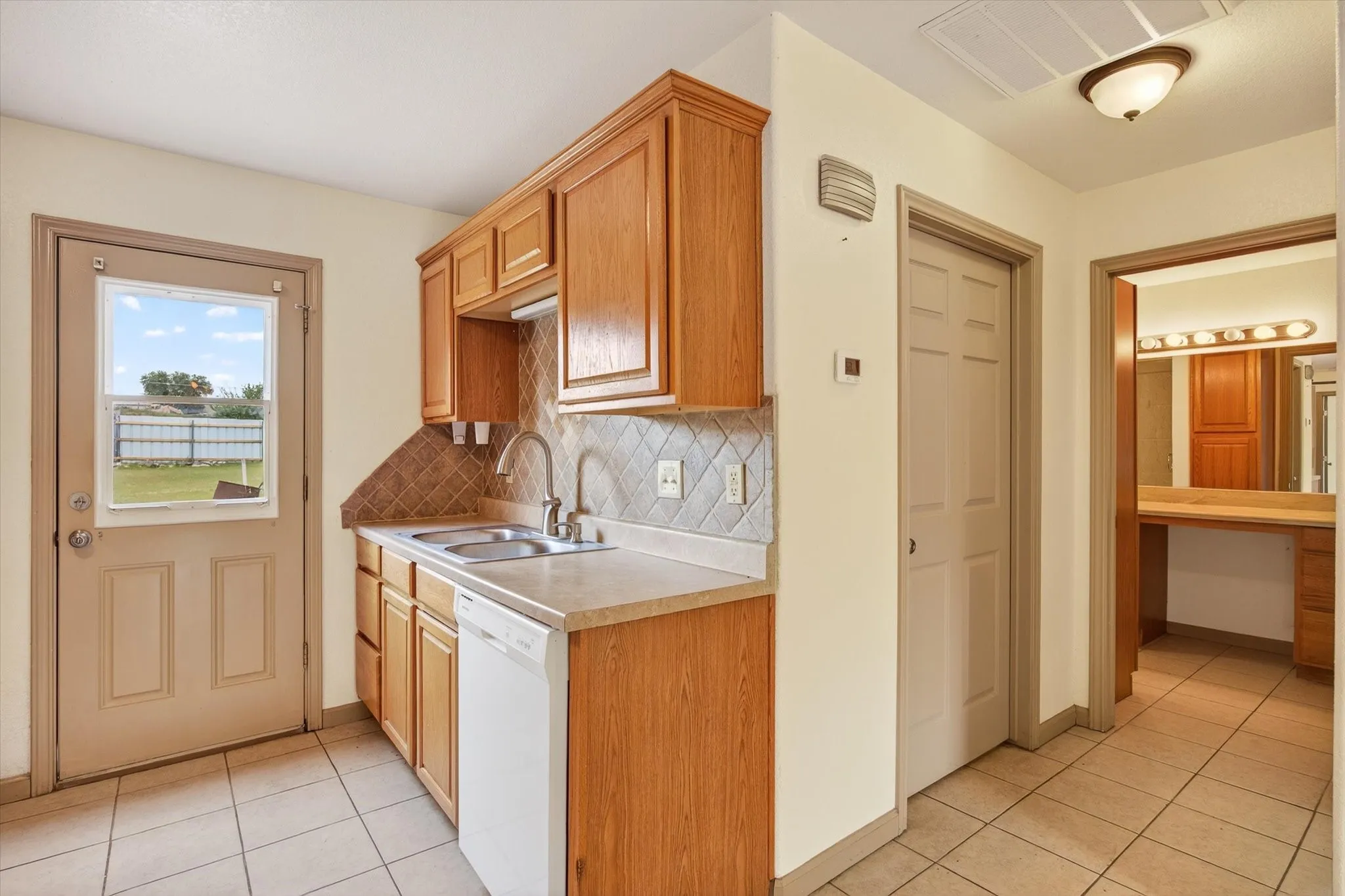 Warehouse For Sale in Hood County , 721 Comanche Cove Drive, Granbury, Texas 76048, 0, 0, Garage spaces, 0 Sqft, built in 2004, Preowned, mls#21233241, Real Estate Agent in Granbury, Homes For Sale in Hood county, Homes For Sale in Granbury, Realtor in Granbury Texas, Real Estate Brokerage Independent Realty Texas, Luminita Cordes Realtor