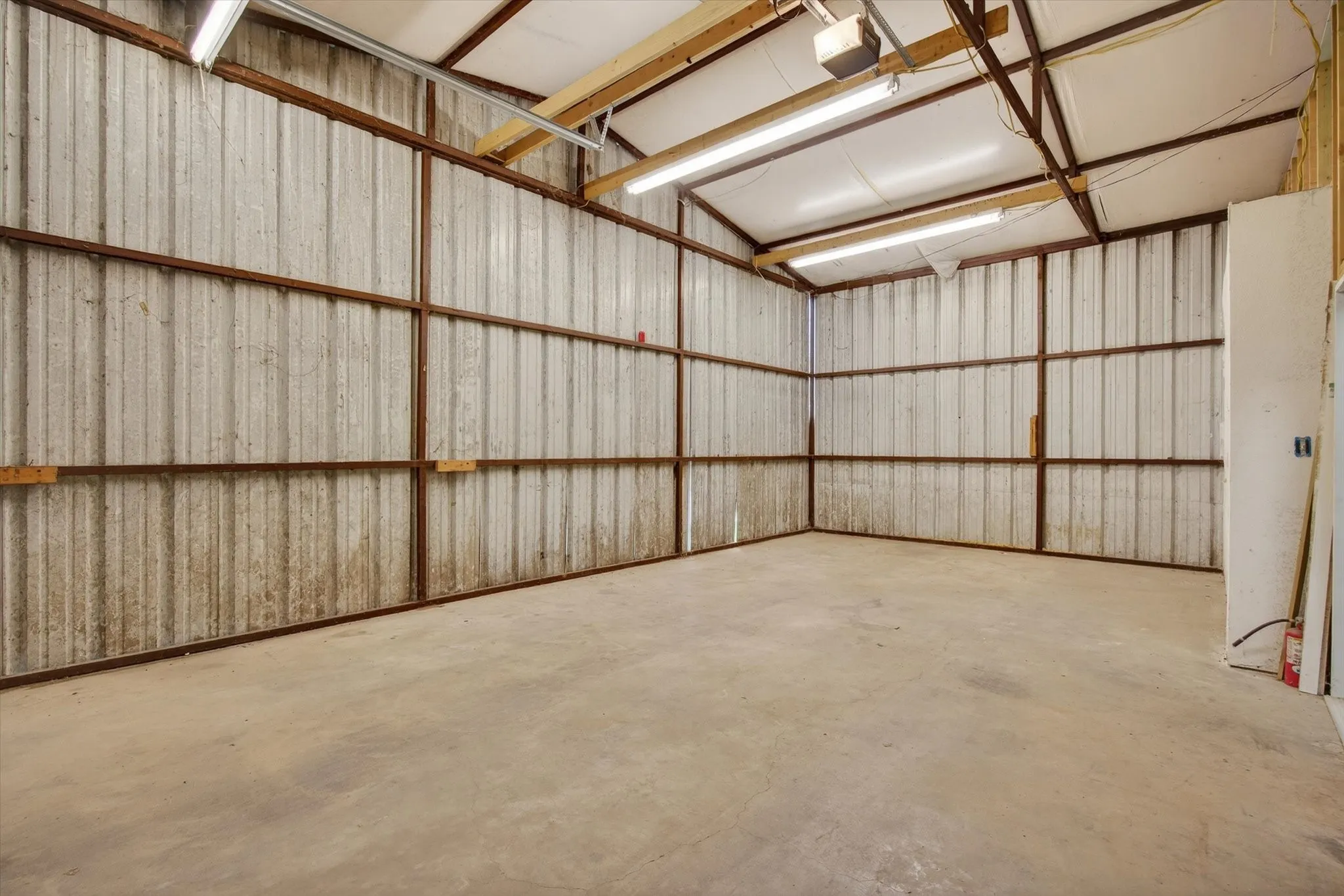 Warehouse For Sale in Hood County , 721 Comanche Cove Drive, Granbury, Texas 76048, 0, 0, Garage spaces, 0 Sqft, built in 2004, Preowned, mls#21233241, Real Estate Agent in Granbury, Homes For Sale in Hood county, Homes For Sale in Granbury, Realtor in Granbury Texas, Real Estate Brokerage Independent Realty Texas, Luminita Cordes Realtor