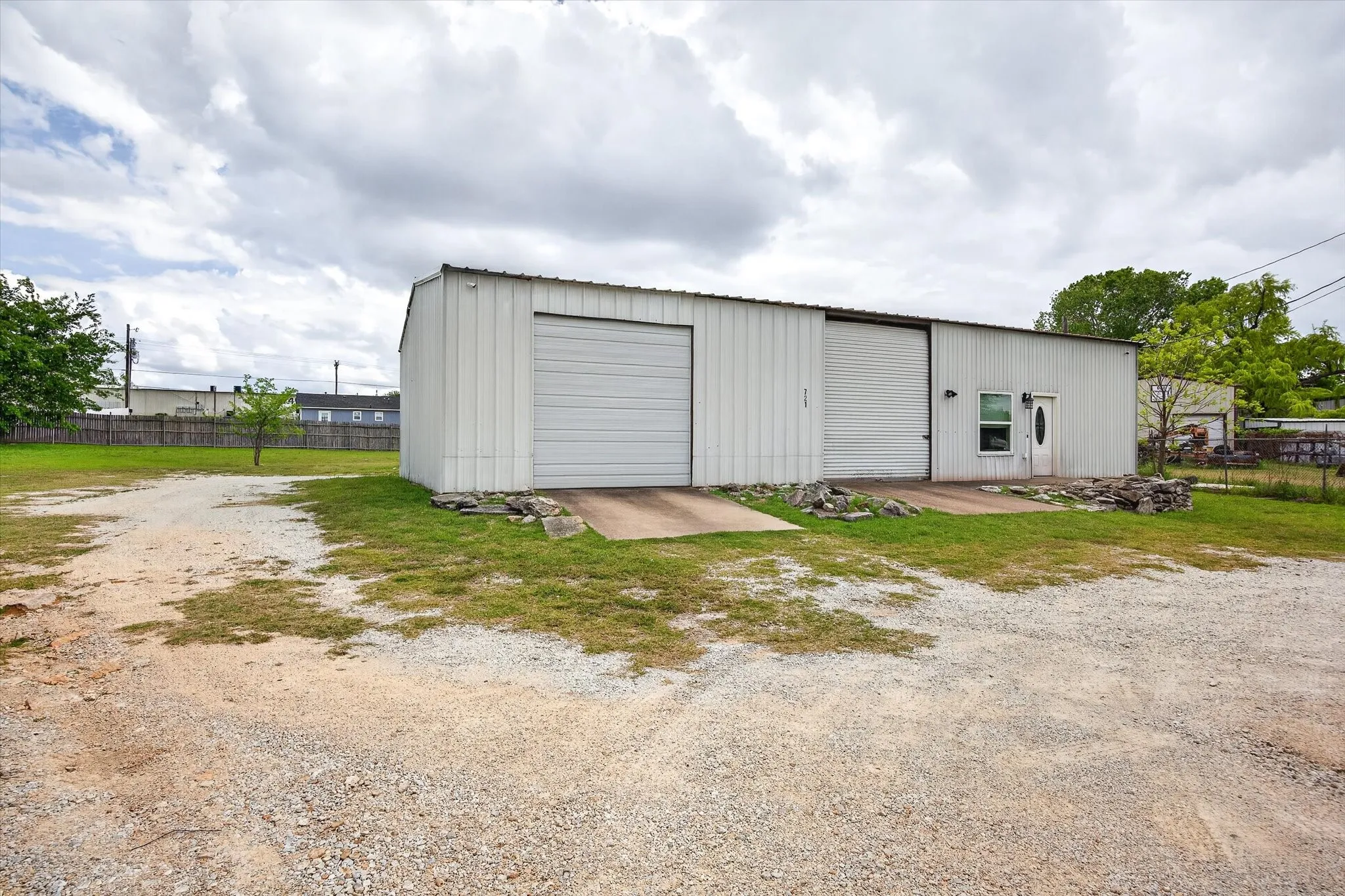 Warehouse For Sale in Hood County , 721 Comanche Cove Drive, Granbury, Texas 76048, 0, 0, Garage spaces, 0 Sqft, built in 2004, Preowned, mls#21233241, Real Estate Agent in Granbury, Homes For Sale in Hood county, Homes For Sale in Granbury, Realtor in Granbury Texas, Real Estate Brokerage Independent Realty Texas, Luminita Cordes Realtor