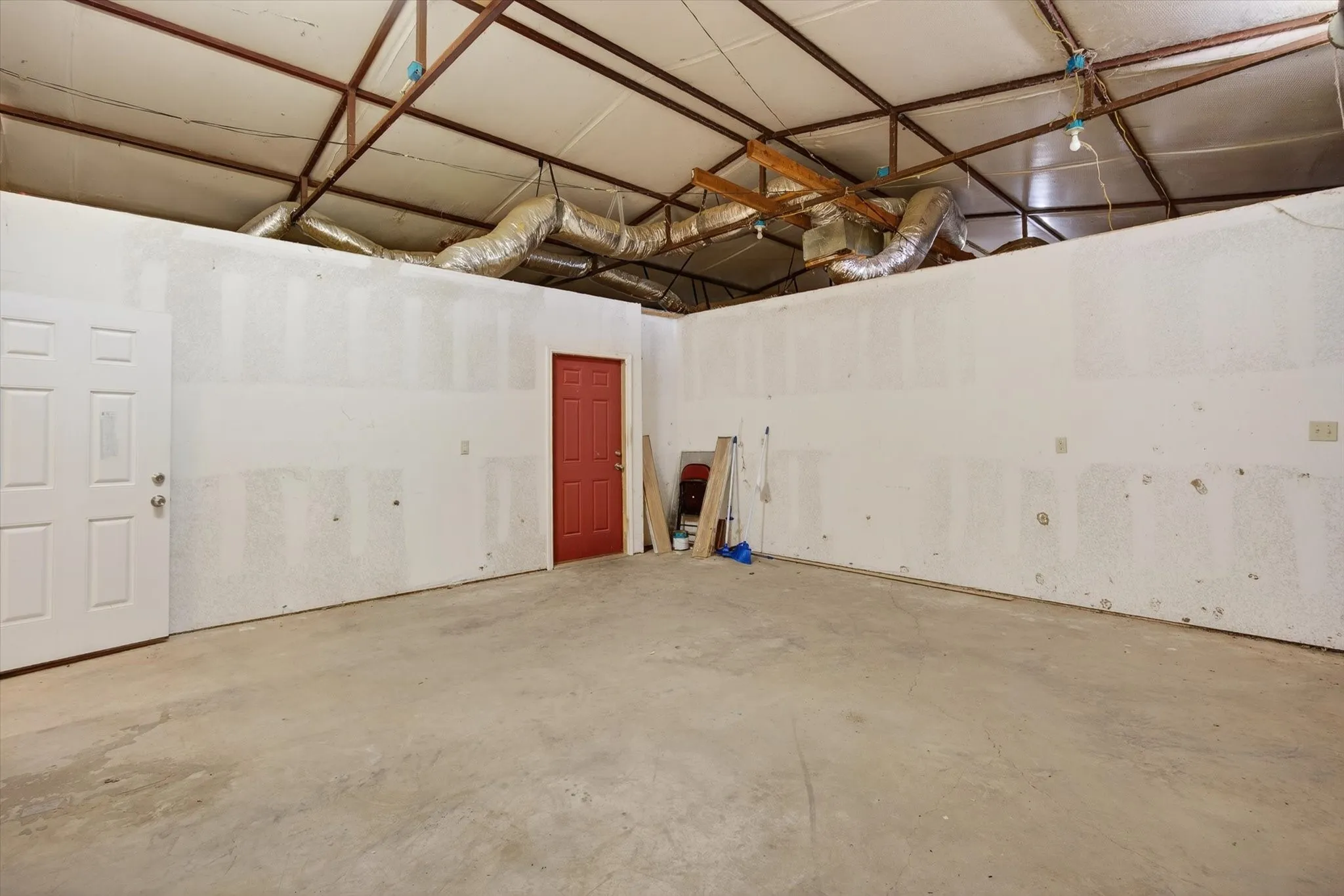 Warehouse For Sale in Hood County , 721 Comanche Cove Drive, Granbury, Texas 76048, 0, 0, Garage spaces, 0 Sqft, built in 2004, Preowned, mls#21233241, Real Estate Agent in Granbury, Homes For Sale in Hood county, Homes For Sale in Granbury, Realtor in Granbury Texas, Real Estate Brokerage Independent Realty Texas, Luminita Cordes Realtor