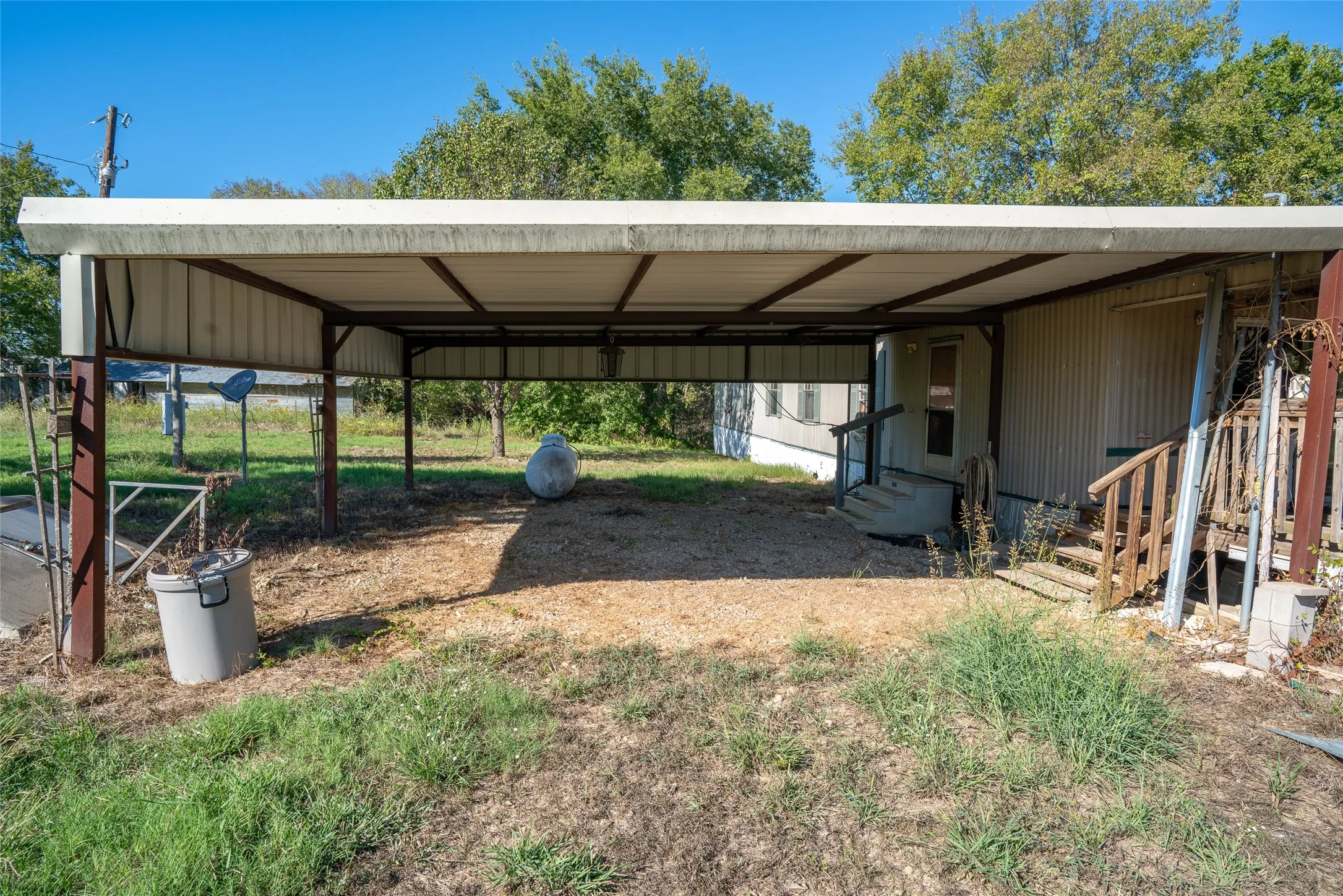 Manufactured Home For Sale in Lamar County , 3891 CR 22900, Paris, Texas 75460, 2 Bedroom, 2 Bathroom, 2 Garage spaces, 1,056 Sqft, built in 1997, mls#21234526, Real Estate Agent in Paris, Homes For Sale in Lamar county, Homes For Sale in Paris, Realtor in Paris Texas, Real Estate Brokerage Independent Realty Texas, Luminita Cordes Realtor