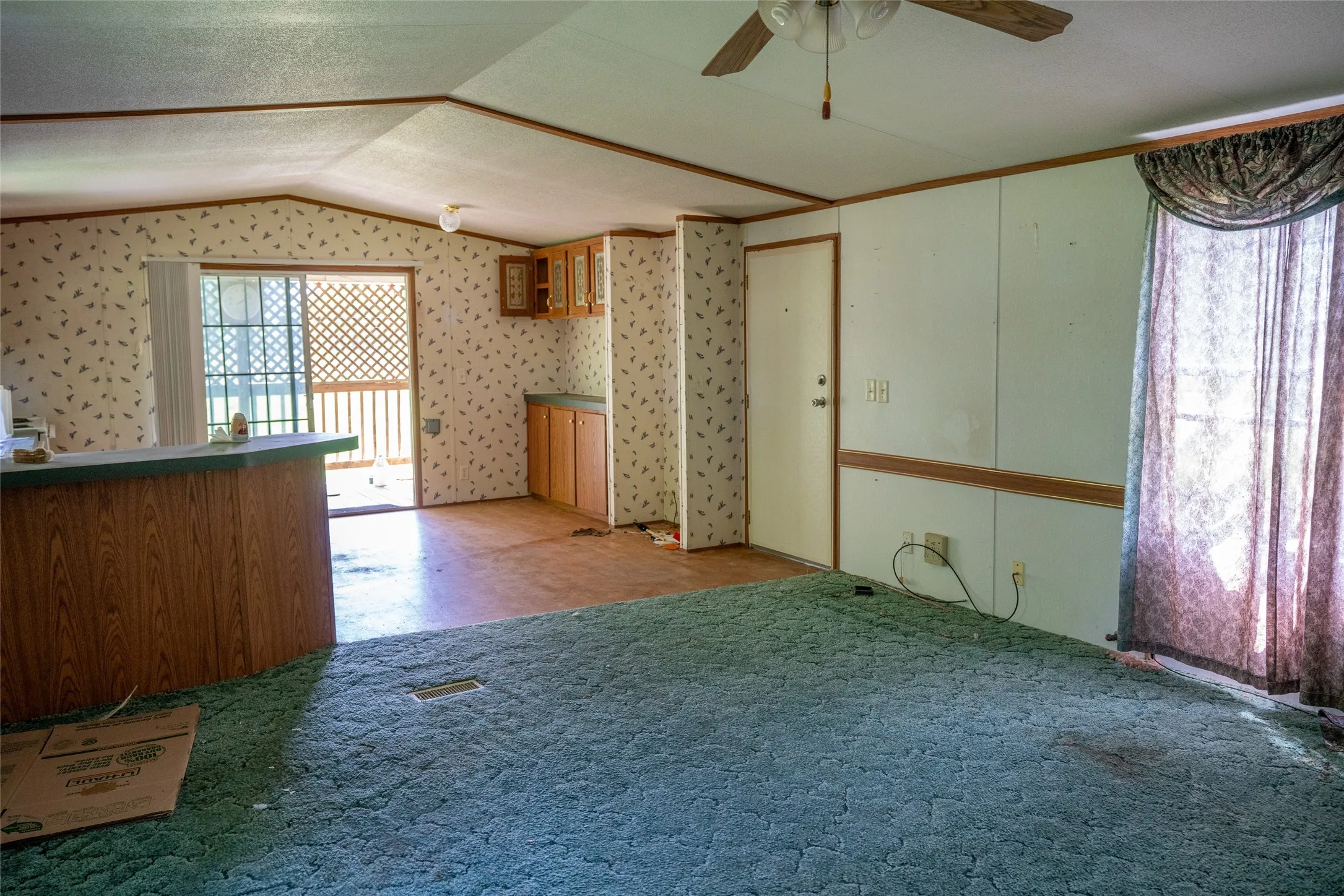 Manufactured Home For Sale in Lamar County , 3891 CR 22900, Paris, Texas 75460, 2 Bedroom, 2 Bathroom, 2 Garage spaces, 1,056 Sqft, built in 1997, mls#21234526, Real Estate Agent in Paris, Homes For Sale in Lamar county, Homes For Sale in Paris, Realtor in Paris Texas, Real Estate Brokerage Independent Realty Texas, Luminita Cordes Realtor