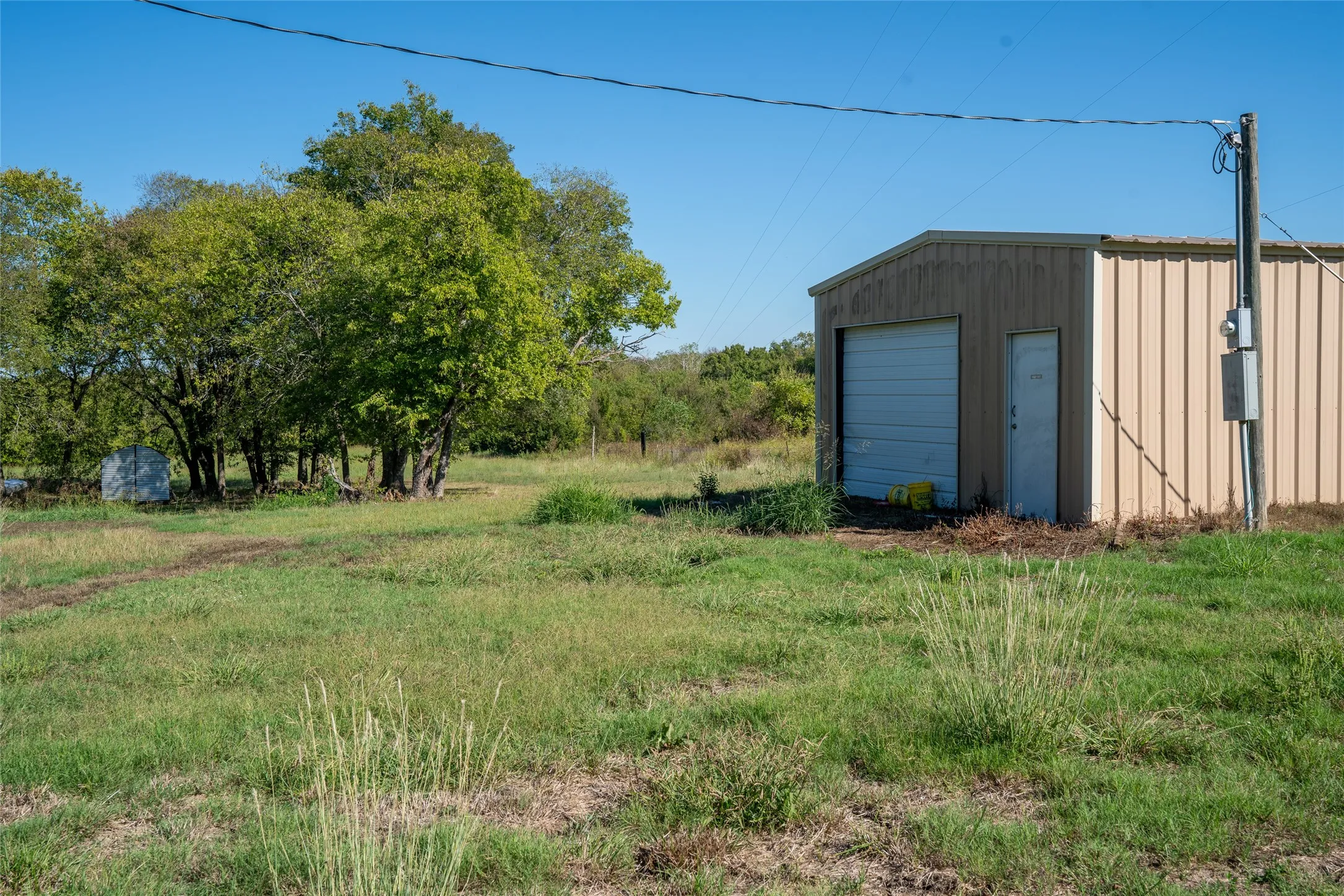 Manufactured Home For Sale in Lamar County , 3891 CR 22900, Paris, Texas 75460, 2 Bedroom, 2 Bathroom, 2 Garage spaces, 1,056 Sqft, built in 1997, mls#21234526, Real Estate Agent in Paris, Homes For Sale in Lamar county, Homes For Sale in Paris, Realtor in Paris Texas, Real Estate Brokerage Independent Realty Texas, Luminita Cordes Realtor