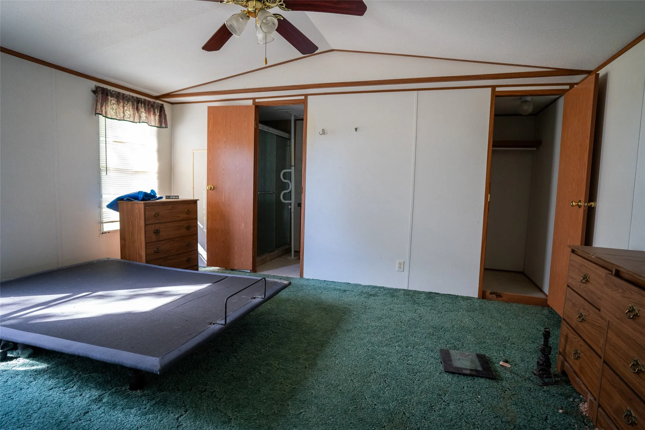 Manufactured Home For Sale in Lamar County , 3891 CR 22900, Paris, Texas 75460, 2 Bedroom, 2 Bathroom, 2 Garage spaces, 1,056 Sqft, built in 1997, mls#21234526, Real Estate Agent in Paris, Homes For Sale in Lamar county, Homes For Sale in Paris, Realtor in Paris Texas, Real Estate Brokerage Independent Realty Texas, Luminita Cordes Realtor