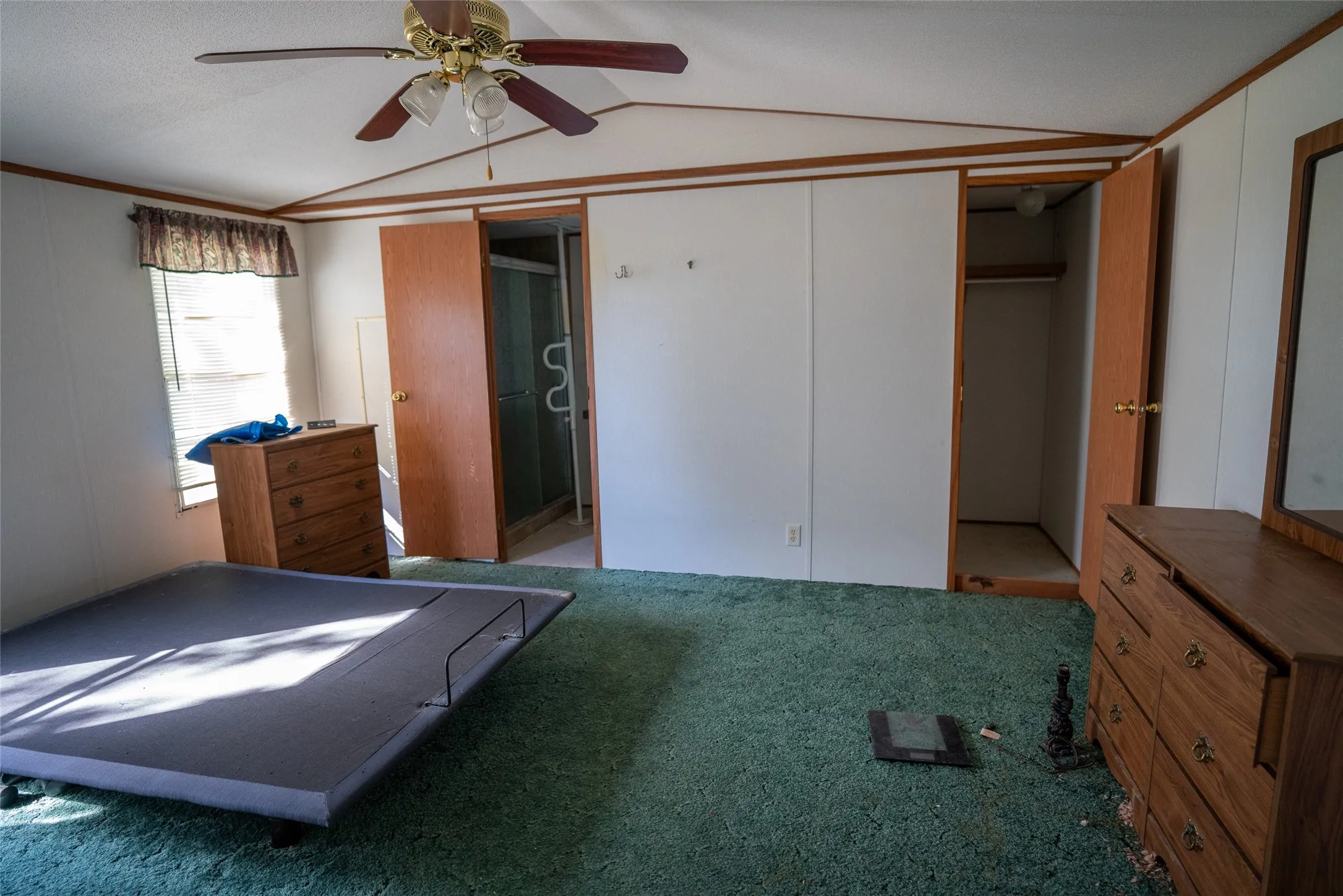 Manufactured Home For Sale in Lamar County , 3891 CR 22900, Paris, Texas 75460, 2 Bedroom, 2 Bathroom, 2 Garage spaces, 1,056 Sqft, built in 1997, mls#21234526, Real Estate Agent in Paris, Homes For Sale in Lamar county, Homes For Sale in Paris, Realtor in Paris Texas, Real Estate Brokerage Independent Realty Texas, Luminita Cordes Realtor