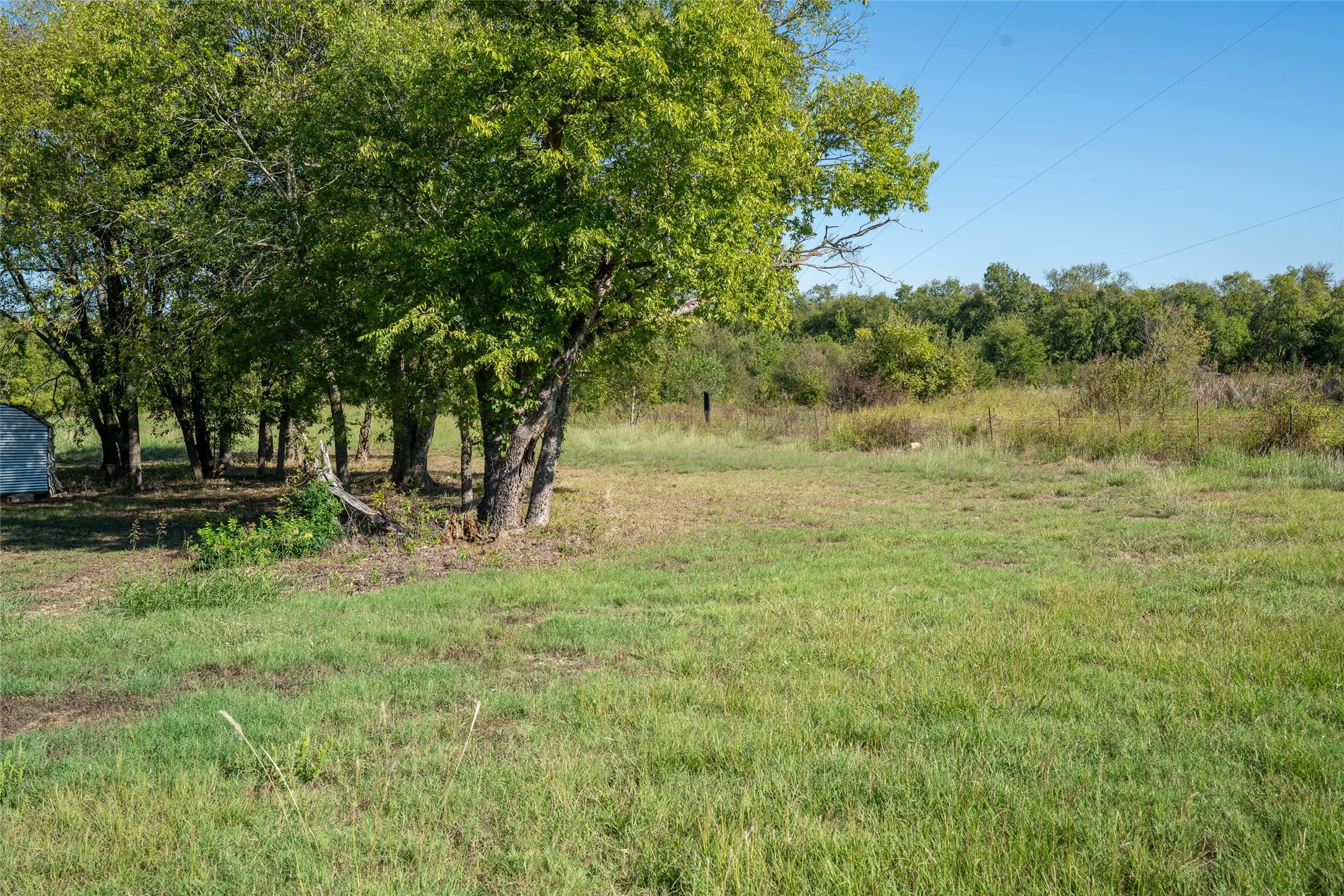 Manufactured Home For Sale in Lamar County , 3891 CR 22900, Paris, Texas 75460, 2 Bedroom, 2 Bathroom, 2 Garage spaces, 1,056 Sqft, built in 1997, mls#21234526, Real Estate Agent in Paris, Homes For Sale in Lamar county, Homes For Sale in Paris, Realtor in Paris Texas, Real Estate Brokerage Independent Realty Texas, Luminita Cordes Realtor