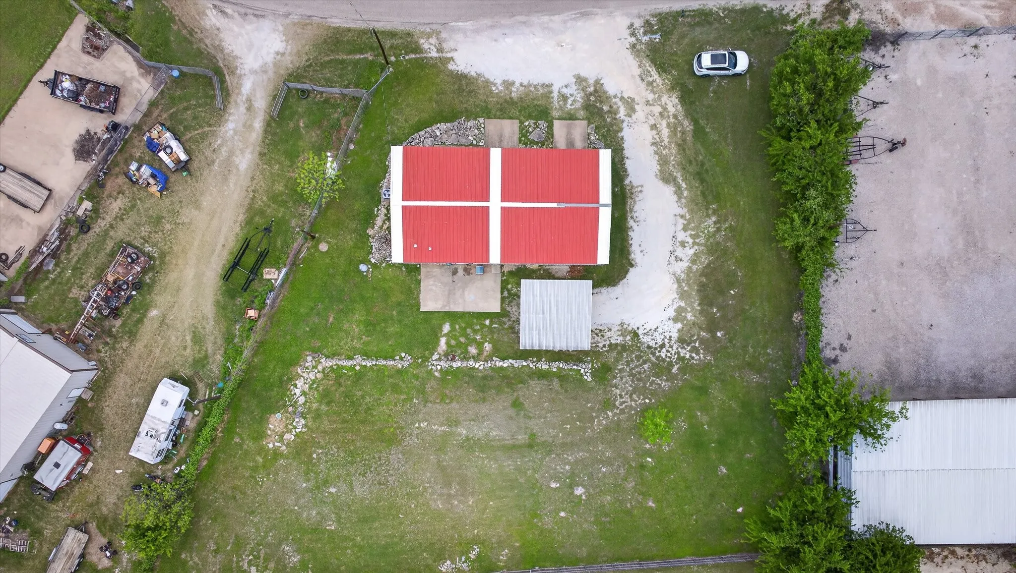 Single Family Residence For Sale in Hood County , 721 Comanche Cove Drive, Granbury, Texas 76048, 2 Bedroom, 1 Bathroom, 4 Garage spaces, 1,100 Sqft, built in 2004, Preowned, mls#21233243, Real Estate Agent in Granbury, Homes For Sale in Hood county, Homes For Sale in Granbury, Realtor in Granbury Texas, Real Estate Brokerage Independent Realty Texas, Luminita Cordes Realtor