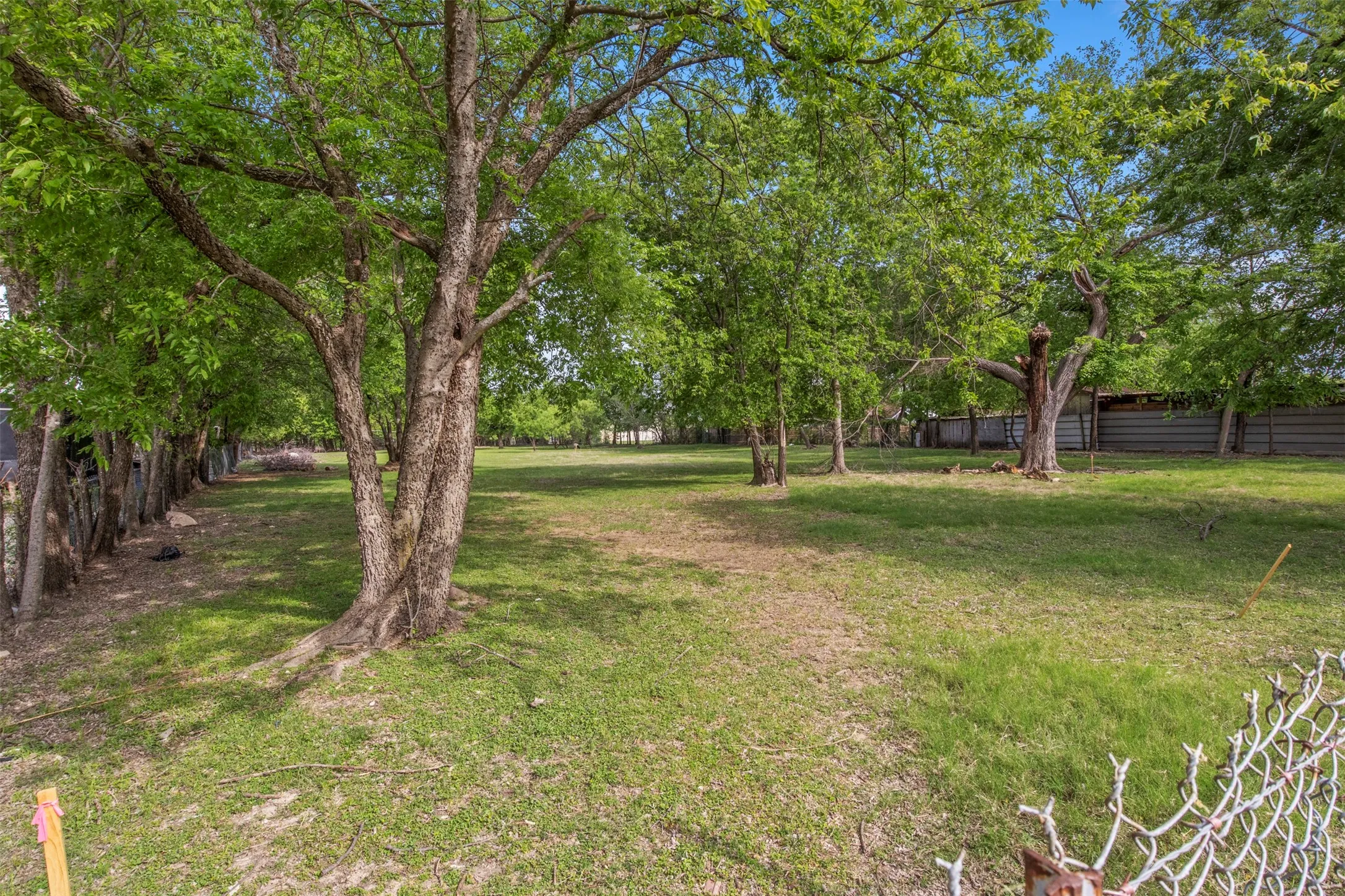 Unimproved Land For Sale in Dallas County , 2820 Namur Street, Dallas, Texas 75227, 0, 0, Garage spaces, 0 Sqft, built in 0, mls#21228709, Real Estate Agent in Dallas, Homes For Sale in Dallas county, Homes For Sale in Dallas, Realtor in Dallas Texas, Real Estate Brokerage Independent Realty Texas, Luminita Cordes Realtor
